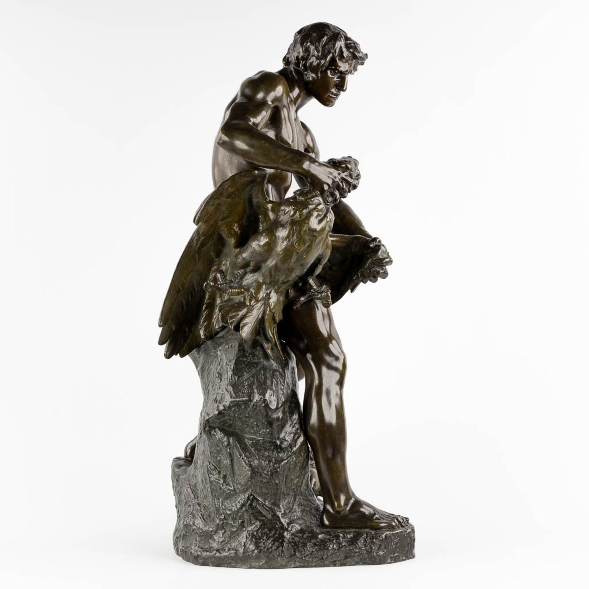 Anatole GUILLOT (1865-1911) 'Hunter with an eagle' patinated spelter. (L:38 x W:29 x H:78 cm) - Bild 3 aus 11