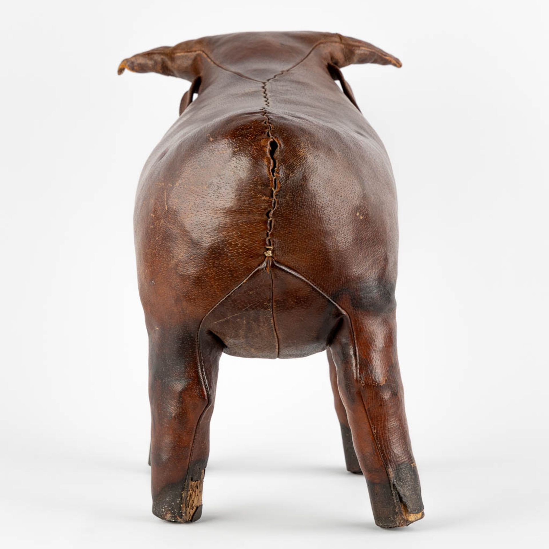 Dimitri OMERSA (1927-1975) 'Bull' a leather footstool. (L:33 x W:58 x H:46 cm) - Bild 5 aus 19