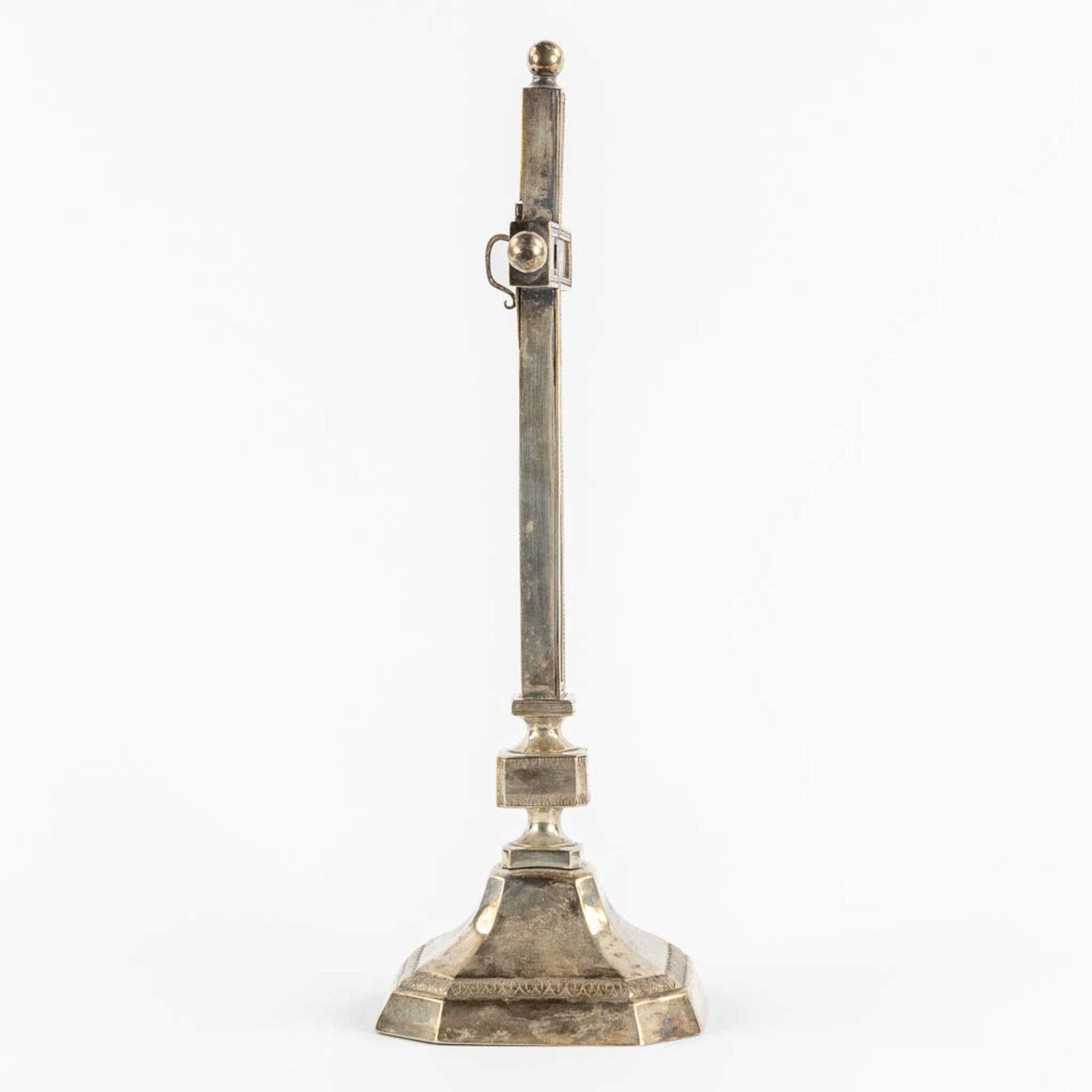 An antique relic holder for a relic of the true cross, antique silver. Probably 18th C. (L:11,5 x W: - Image 4 of 9