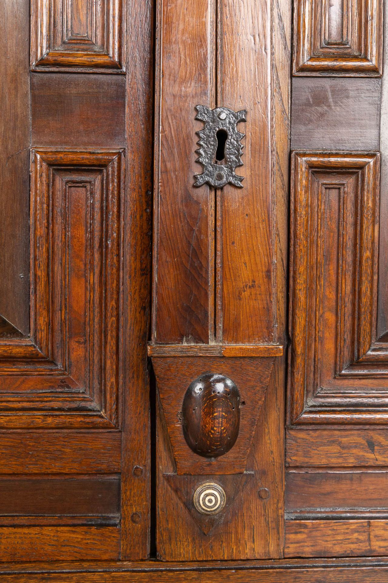 An antique two-door cabinet, Probably The Netherlands, 18th C. (L:60 x W:95 x H:84 cm) - Bild 14 aus 16