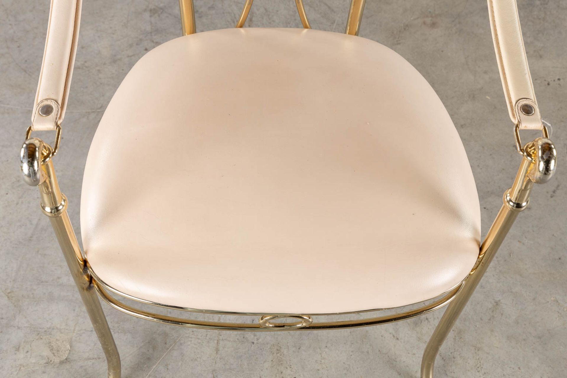 Manuel VIDAL GRAU (XX) 'Oval table and 6 chairs' resin, gilt metal and leather. (L:115 x W:200 x H:7 - Bild 15 aus 21