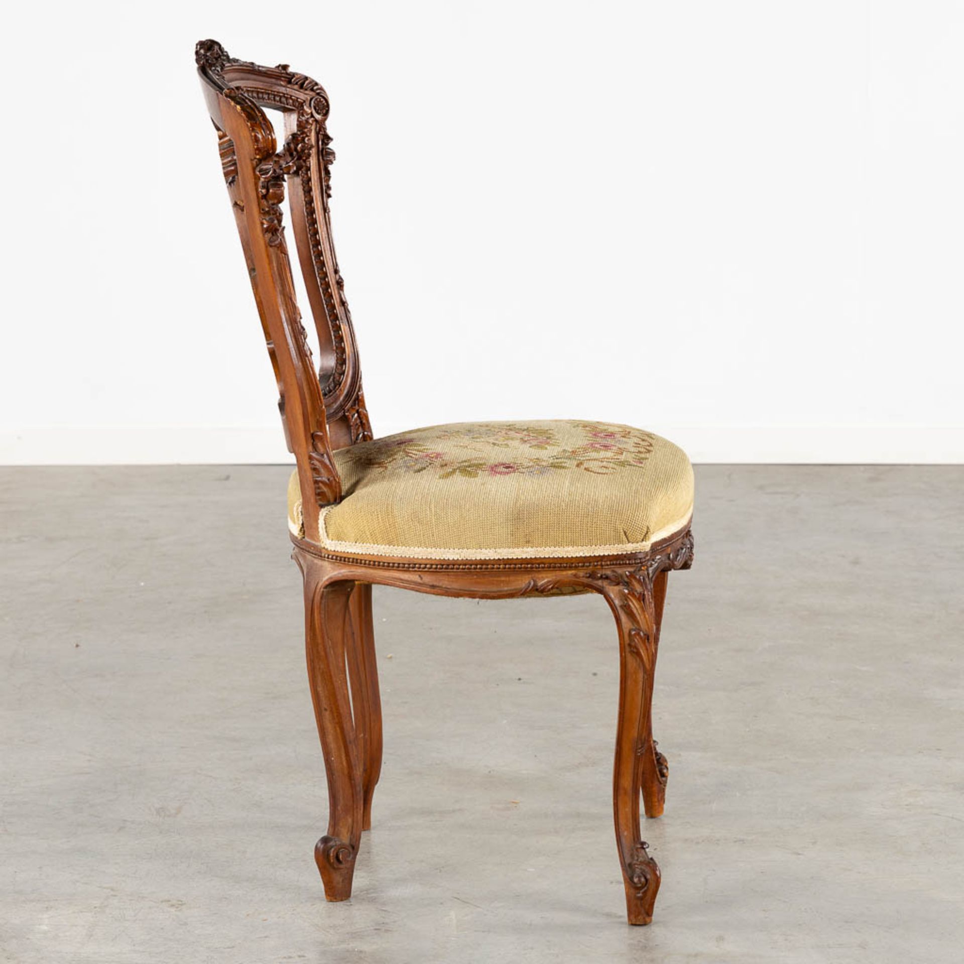 An exceptional set of 10 chairs, finely sculptured wood and embroideries in Louis XVI style. (L:51 x - Bild 13 aus 19