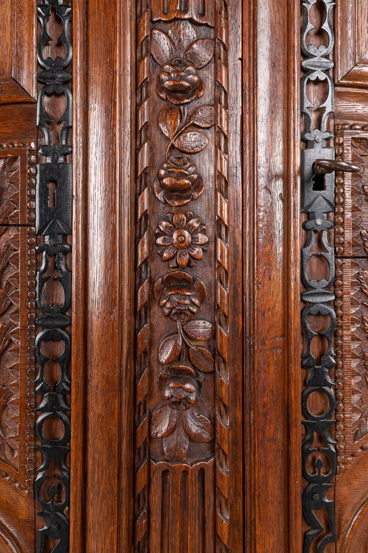 A richly sculptured and antique Normandy high cabinet, Armoire. France, 18th C. (L:68 x W:175 x H:23 - Bild 7 aus 21