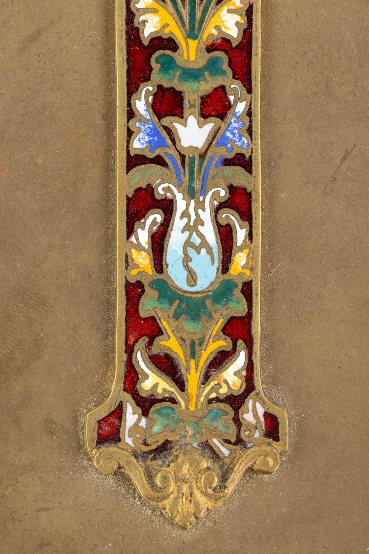 A Holy Water Font, copper with champslevé enamel. Circa 1900. (W:12 x H:20 cm) - Bild 4 aus 9