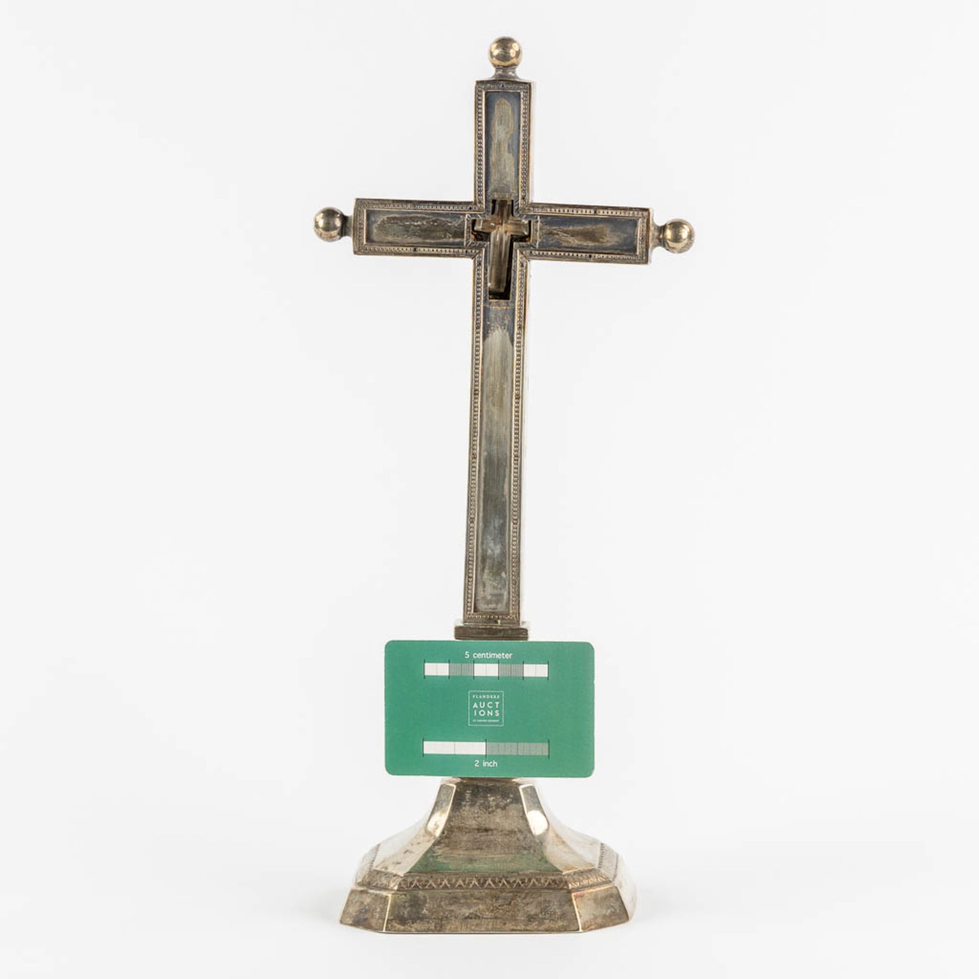 An antique relic holder for a relic of the true cross, antique silver. Probably 18th C. (L:11,5 x W: - Image 2 of 9