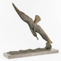Georges GARREAU (1885-?) 'Seagull' bronze on a marble base. (L:72 x W:23 x H:66 cm)