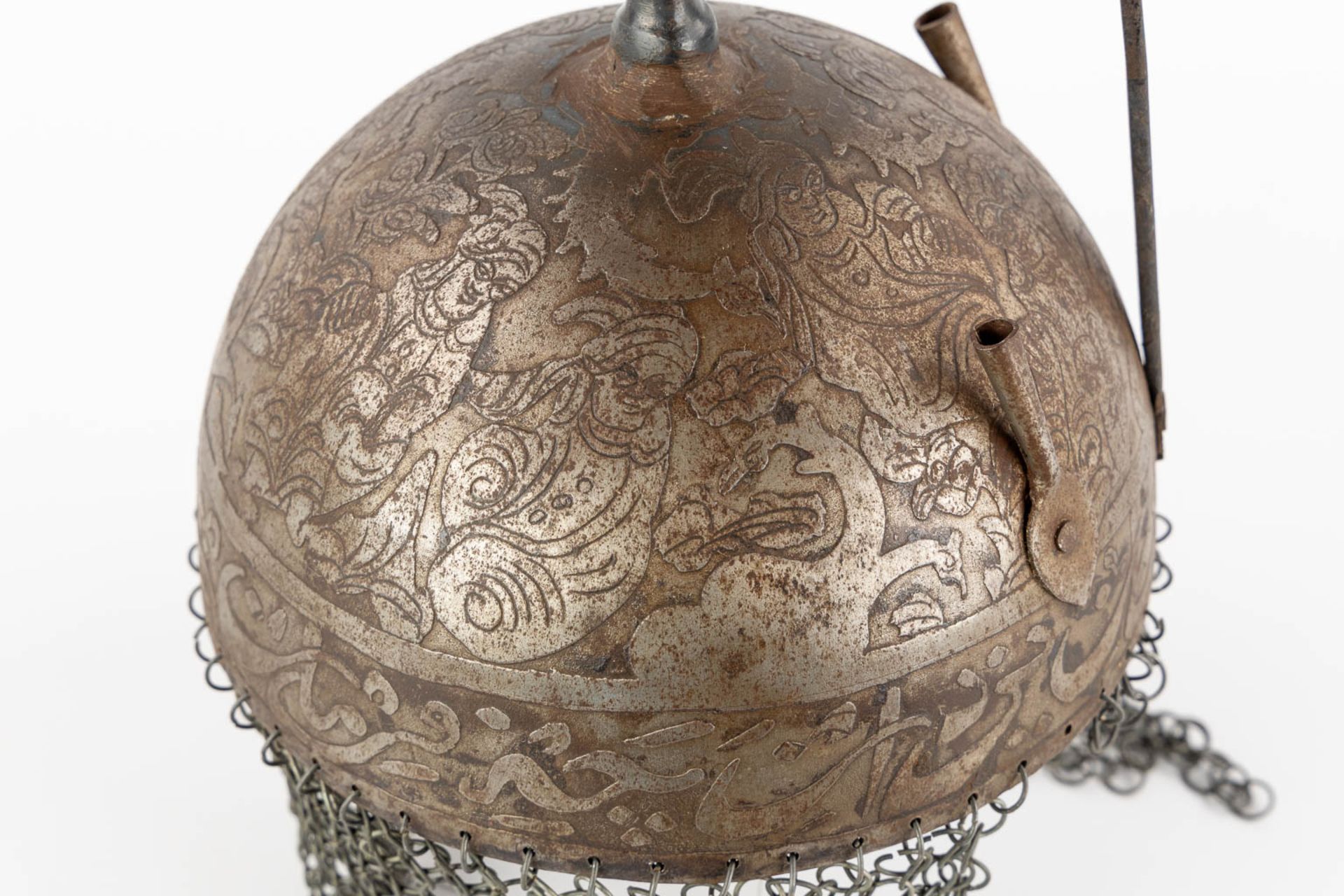 A decorative shield, axe and helmet in Ottoman style. 20th C. (D:48 cm) - Image 16 of 19