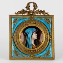 A small bronze picture frame with 'Guilloche enamel', gilt bronze. With a Limoges enamel plaque. 19t