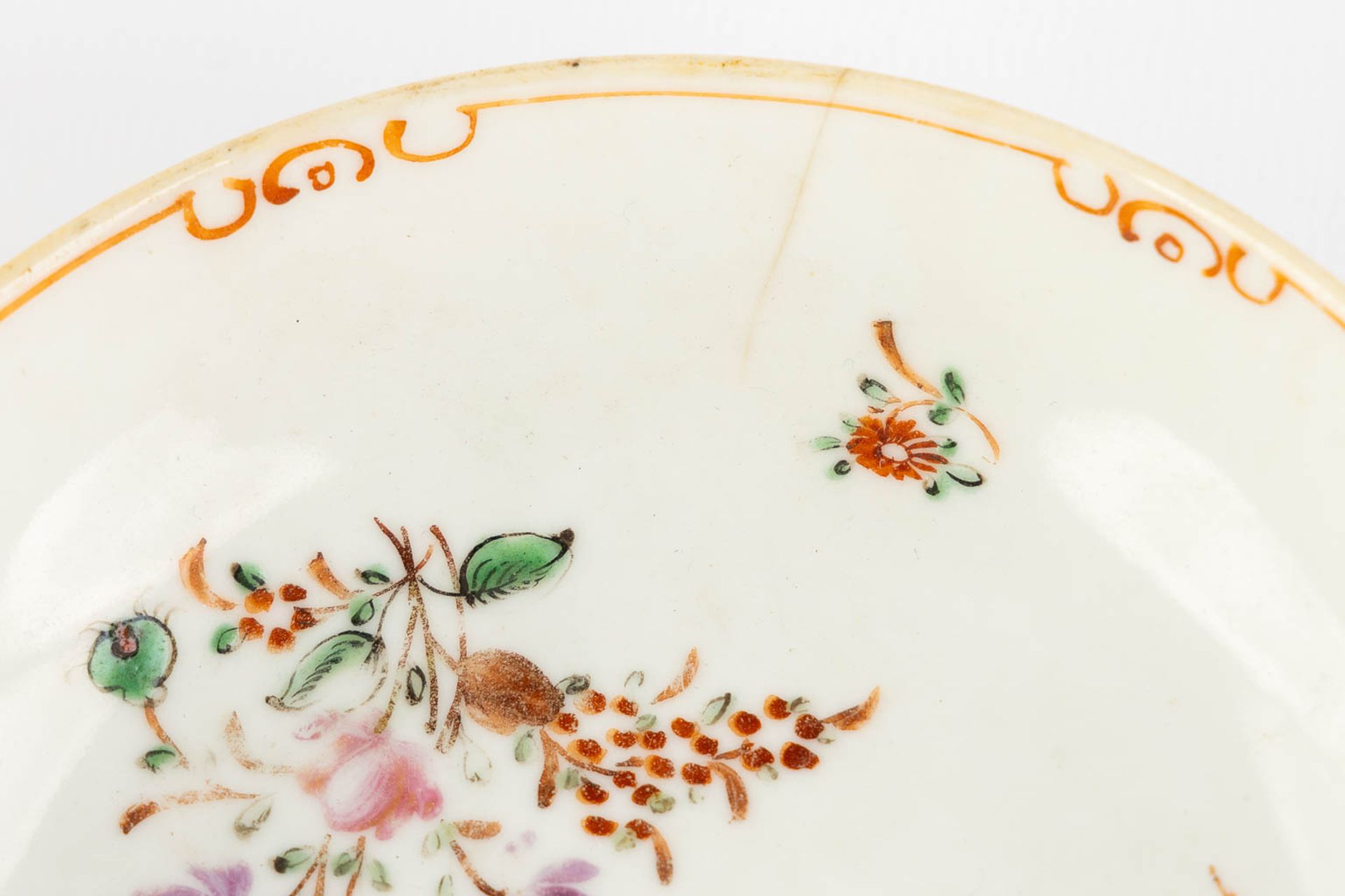 7 Chinese and Japanese blue-white, Famille Rose, Imari plates. 18th/19th/20th C. (D:23 cm) - Image 16 of 16
