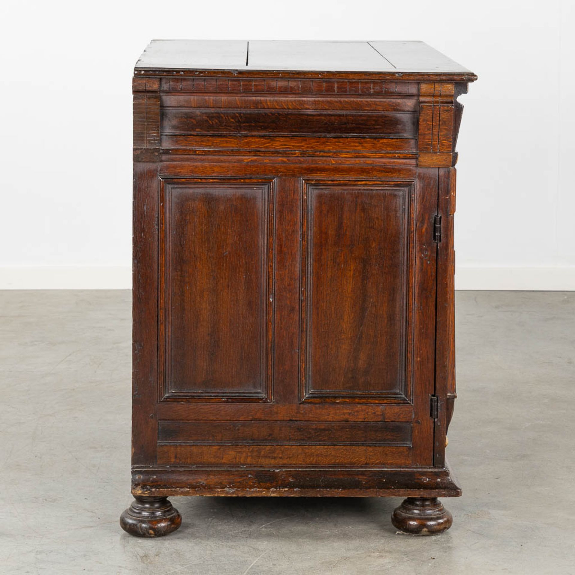 An antique two-door cabinet, Probably The Netherlands, 18th C. (L:60 x W:95 x H:84 cm) - Bild 9 aus 16
