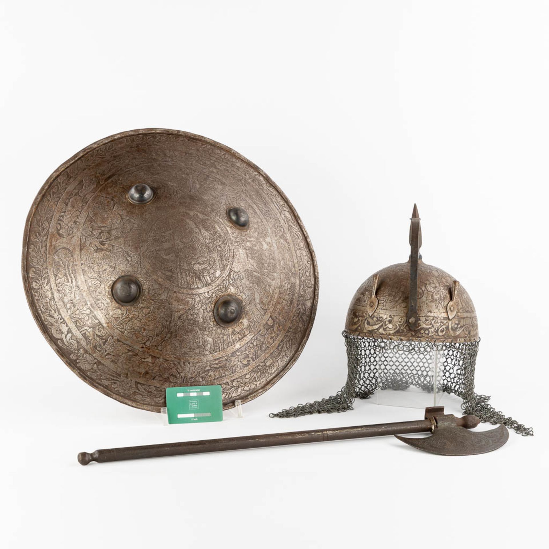 A decorative shield, axe and helmet in Ottoman style. 20th C. (D:48 cm) - Image 2 of 19