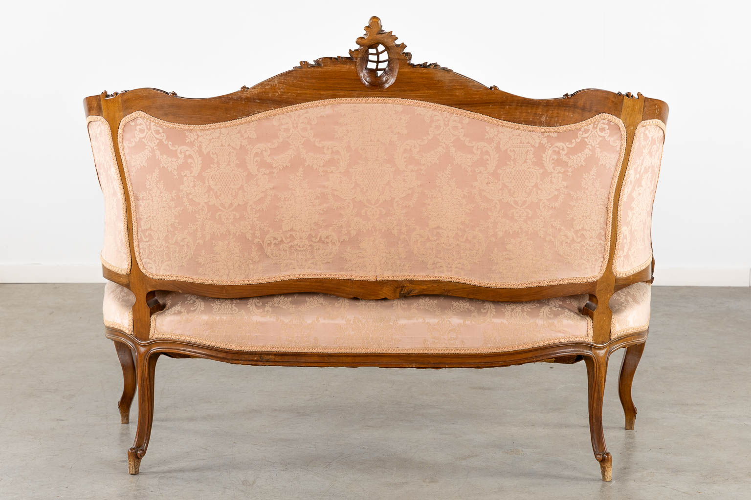 An 8-piece salon suite, sculptured wood in Louis XV style. Circa 1900. (L:67 x W:135 x H:103 cm) - Image 5 of 33
