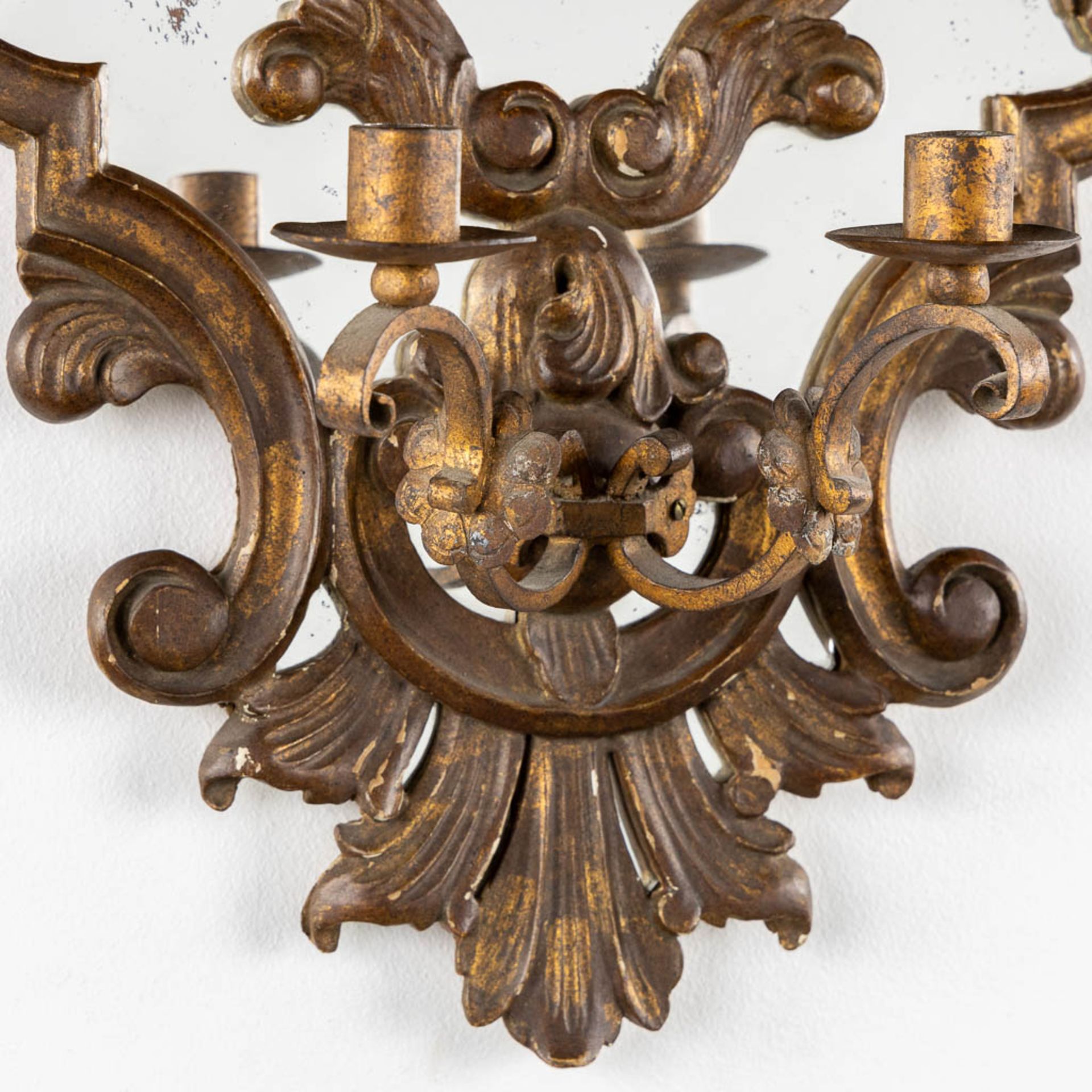 A pair of antique Italian and wood-sculptured wall lamps with mirror's. 19th C. (L:13 x W:41 x H:51 - Image 7 of 8