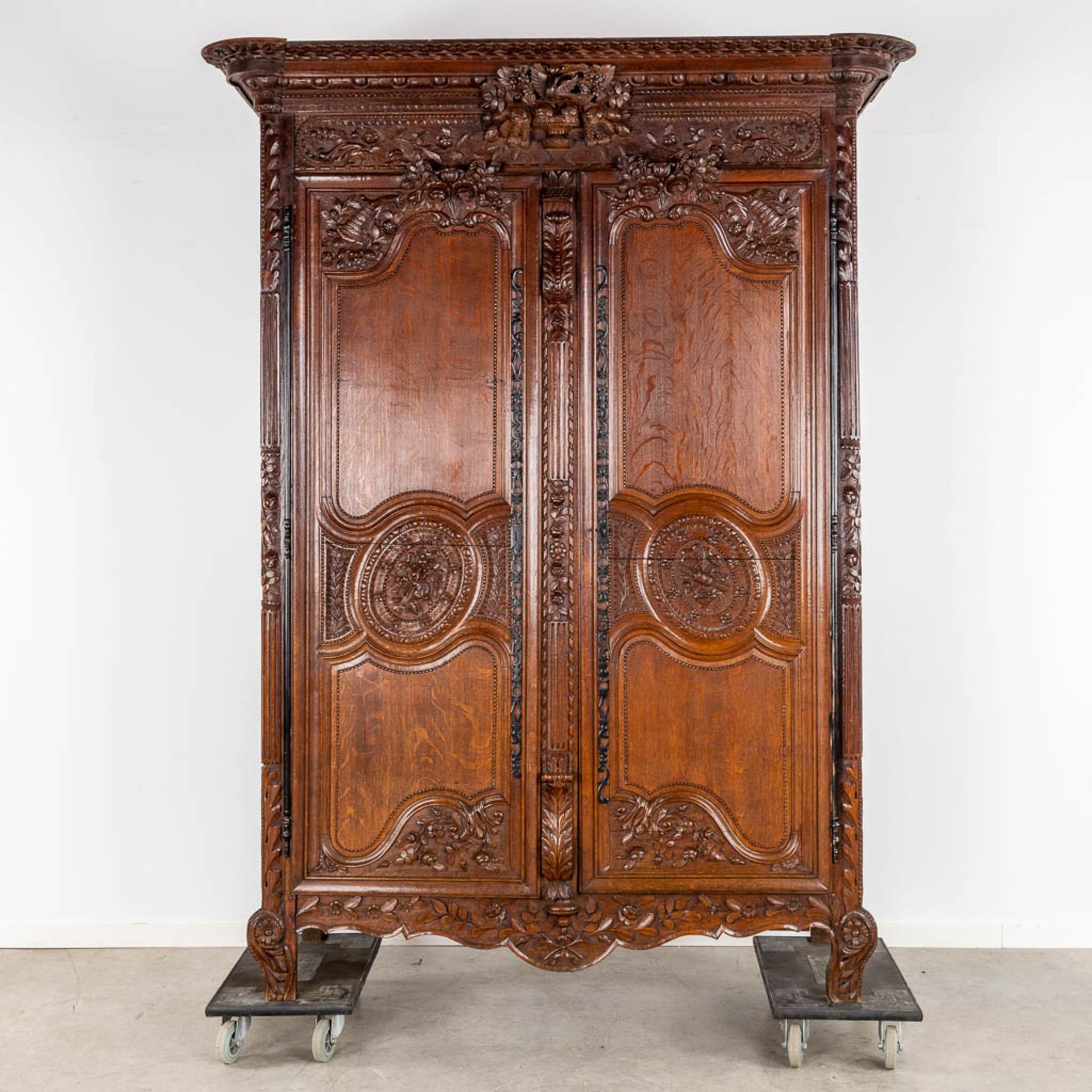 A richly sculptured and antique Normandy high cabinet, Armoire. France, 18th C. (L:68 x W:175 x H:23 - Bild 18 aus 21