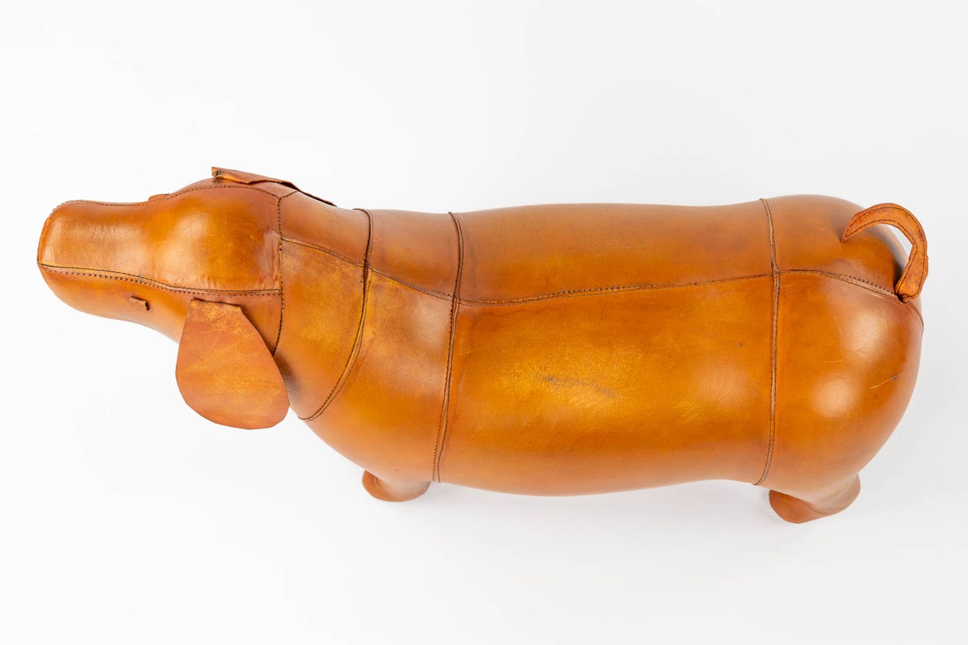 Two footstools, leather, Pig and Dog, in the style of Dimitri Omersa. (L:25 x W:70 x H:46 cm) - Bild 8 aus 20