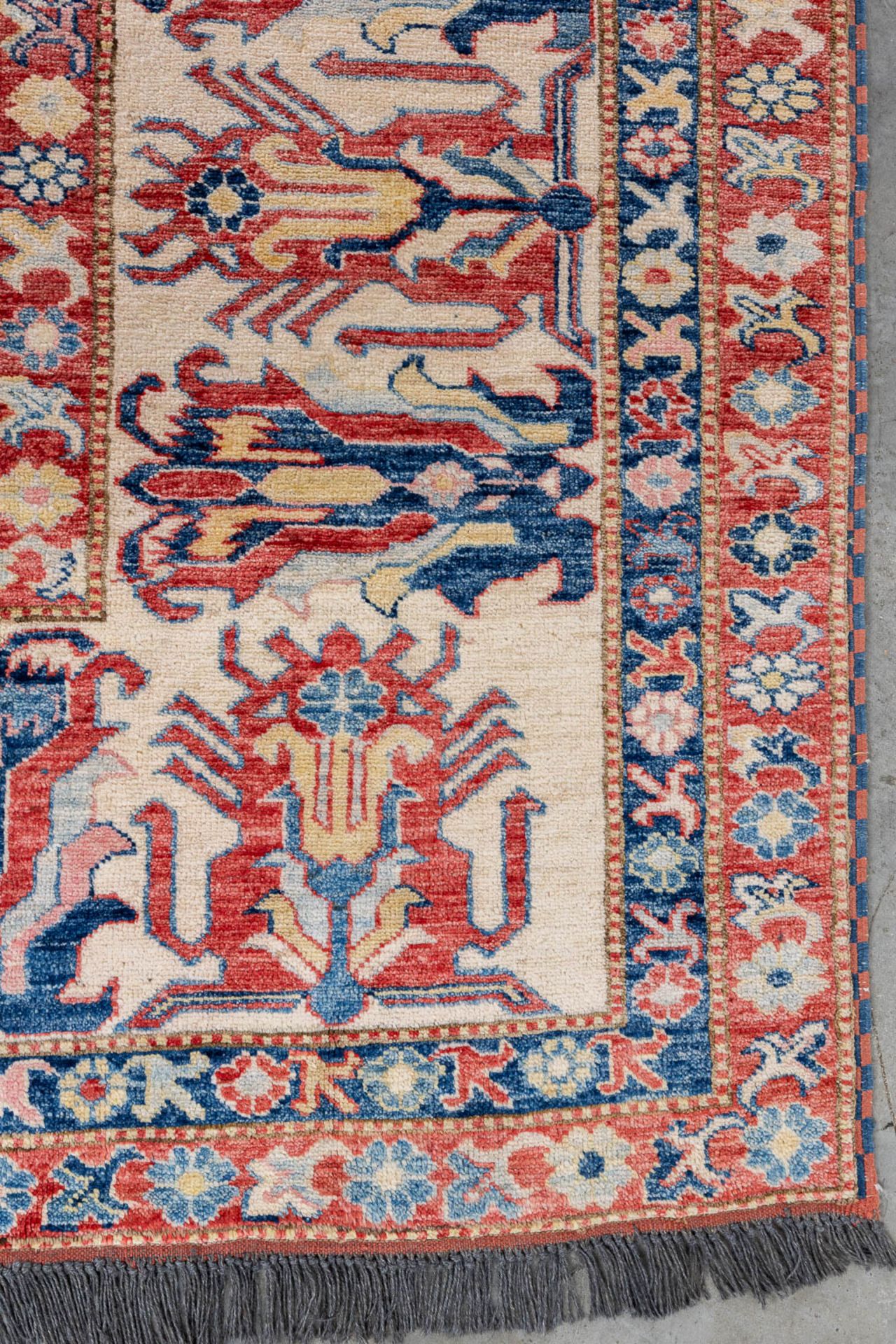 A large Oriental hand-made carpet, Ghazhi, Afganistan. (L:312 x W:455 cm) - Image 9 of 13