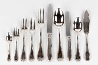 Wolfers Frères, a 124-piece silver cutlery. A835. 4,864kg. (L:33,5 cm)