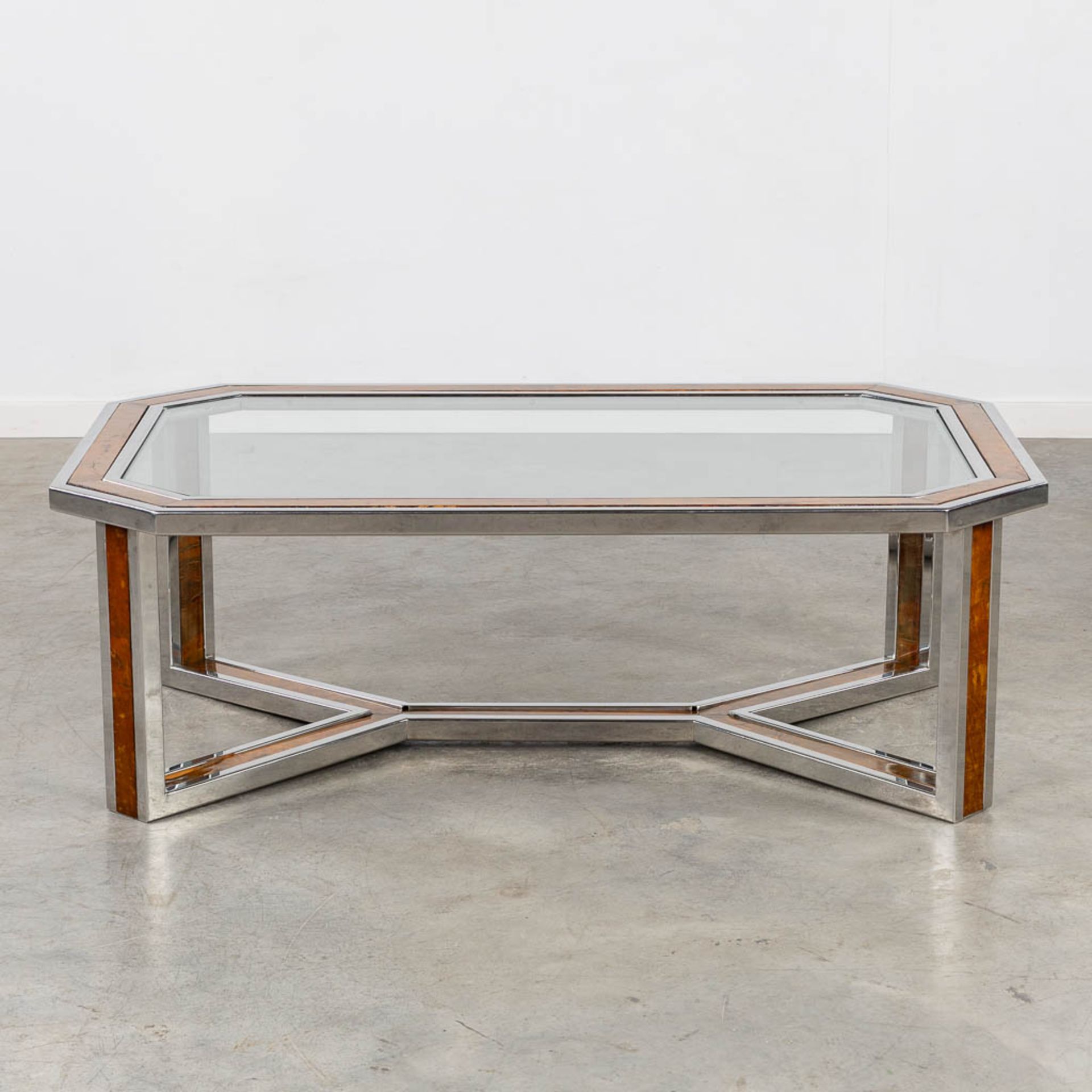 A coffee table, chrome with a faux wood inlay and a glass top. (L:80 x W:120 x H:40 cm) - Image 3 of 10