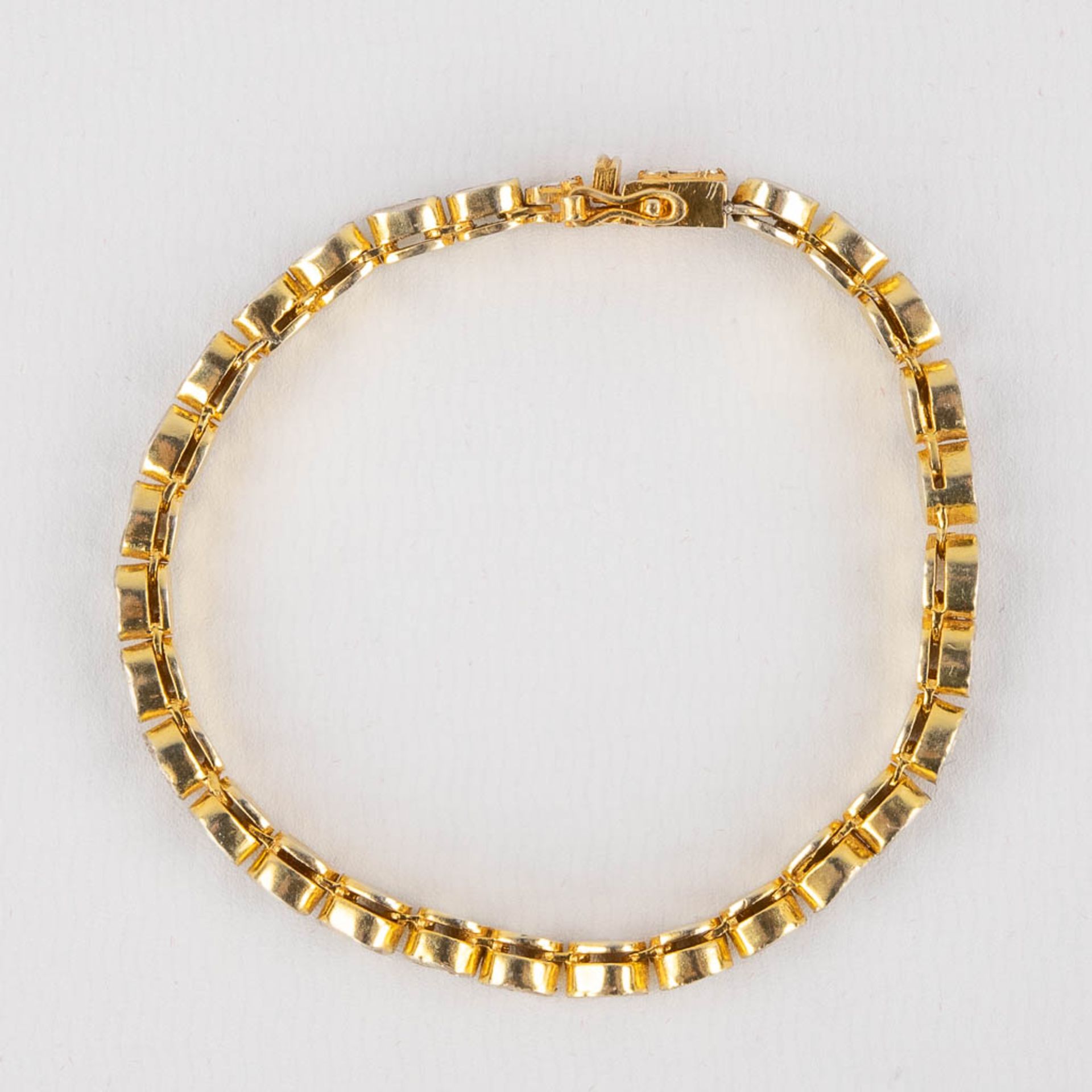 A bracelet with rough cut and flat top diamonds, in silver holders, gilt silver. 19,51g. (L:19,6 cm) - Image 10 of 12