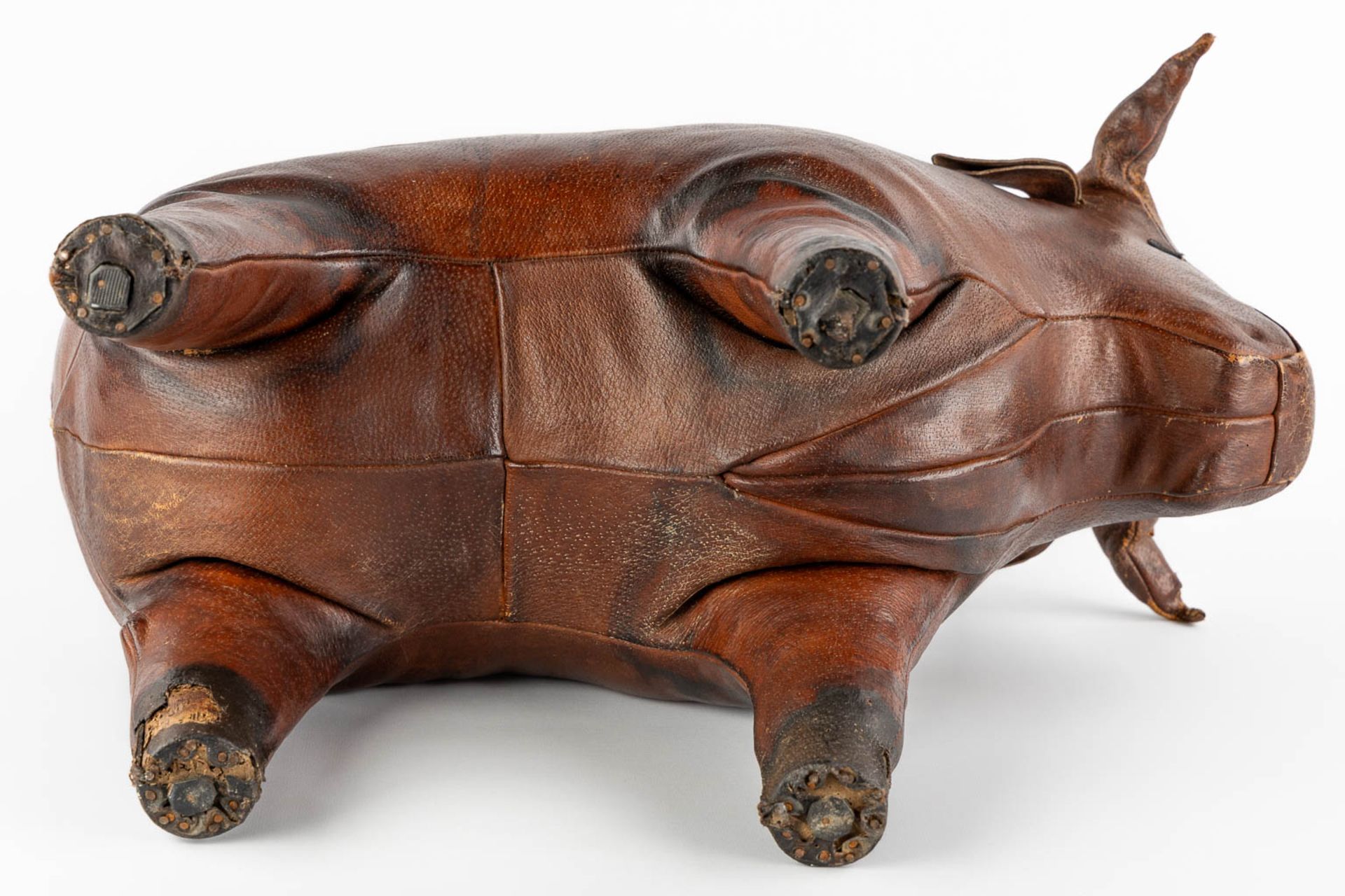 Dimitri OMERSA (1927-1975) 'Bull' a leather footstool. (L:33 x W:58 x H:46 cm) - Bild 7 aus 19