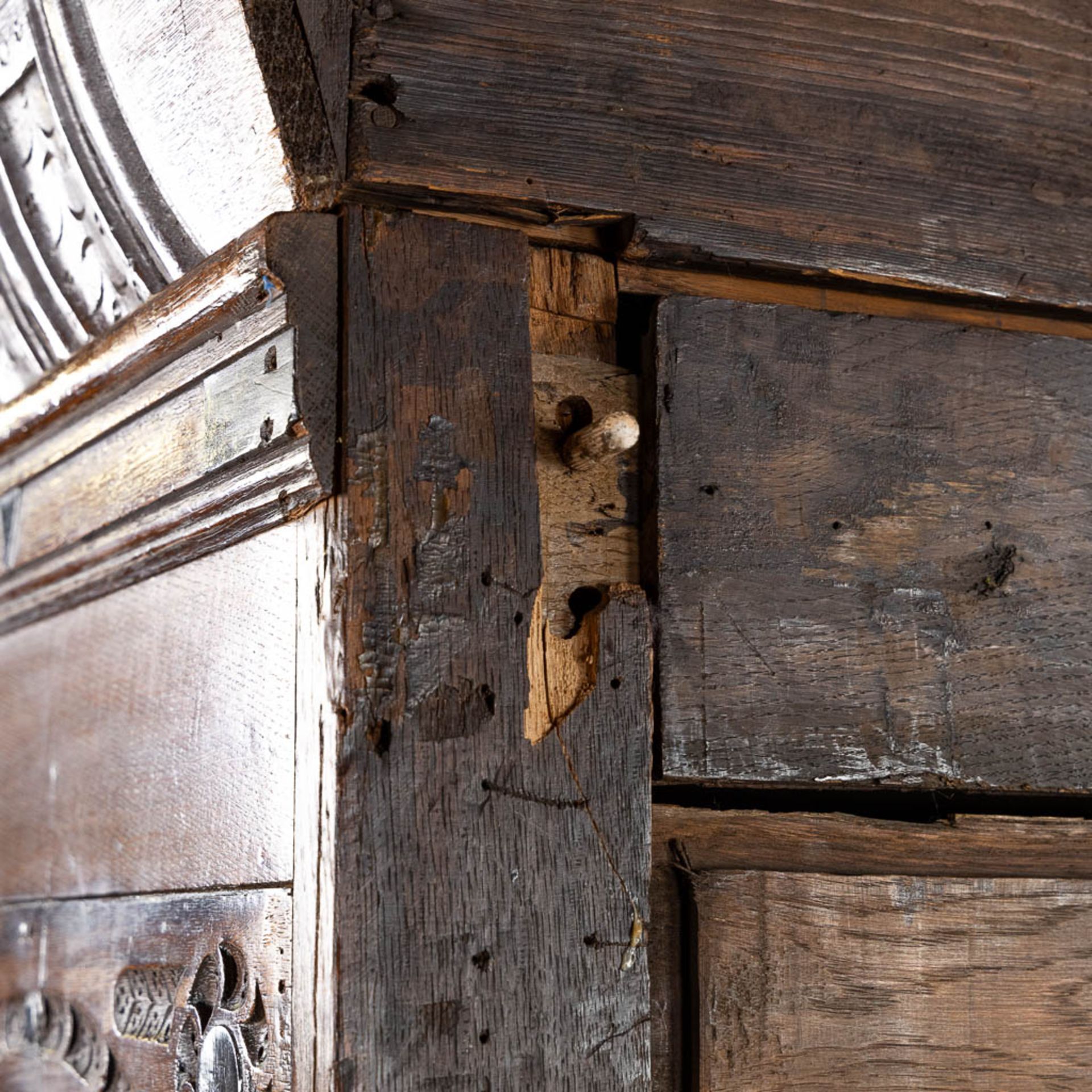 An antique two door 'Poortkast', Utrecht, The Netherlands, 17th C. (L:71 x W:178 x H:217 cm) - Image 8 of 19