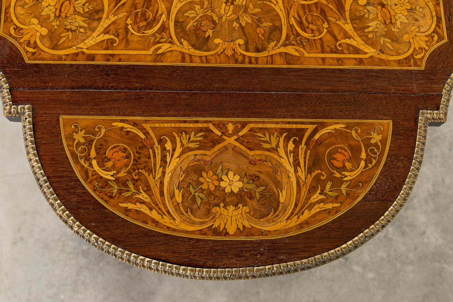 A side table/play table, marquetry inlay and mounted with bronze. 20th C. (L:57 x W:115 x H:74 cm) - Image 17 of 19