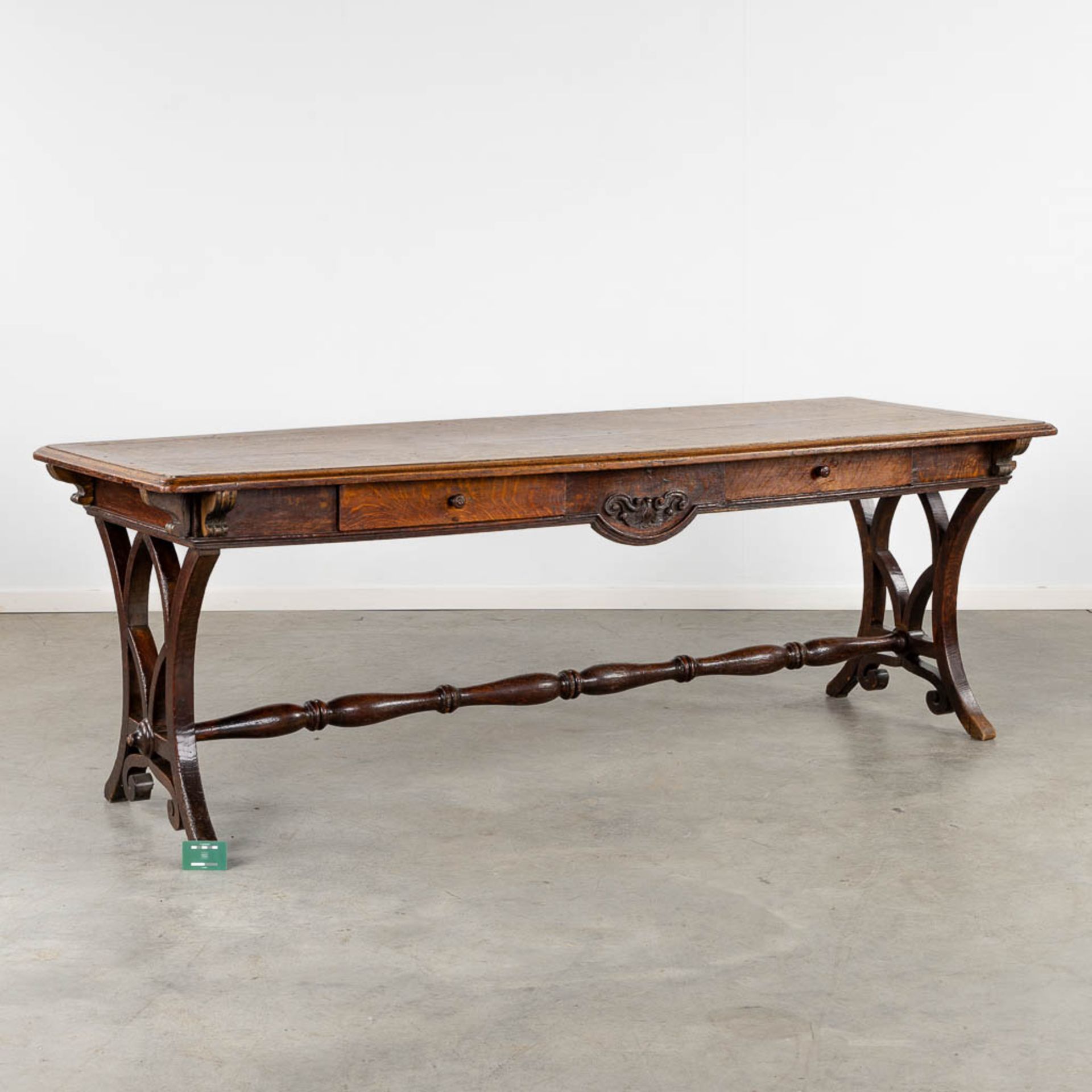 An antique desk/table with sculptures and a drawer, oak. 19th C. (L:77 x W:217 x H:76 cm) - Bild 2 aus 13