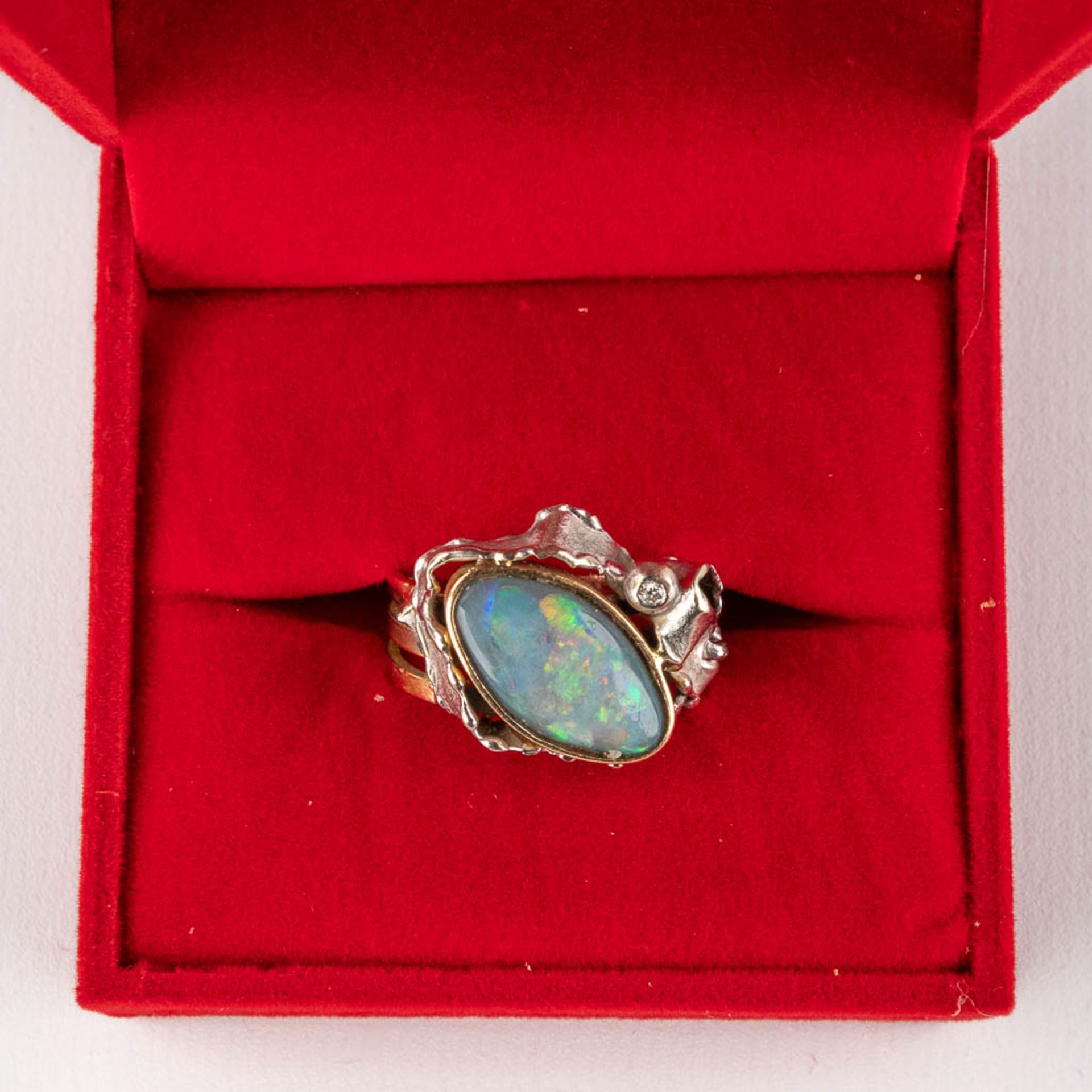 Aldighieri Gioielli, a ring with opal and old-cut diamond, 18ct yellow gold. Ring size 55. 8,8g. - Image 4 of 12