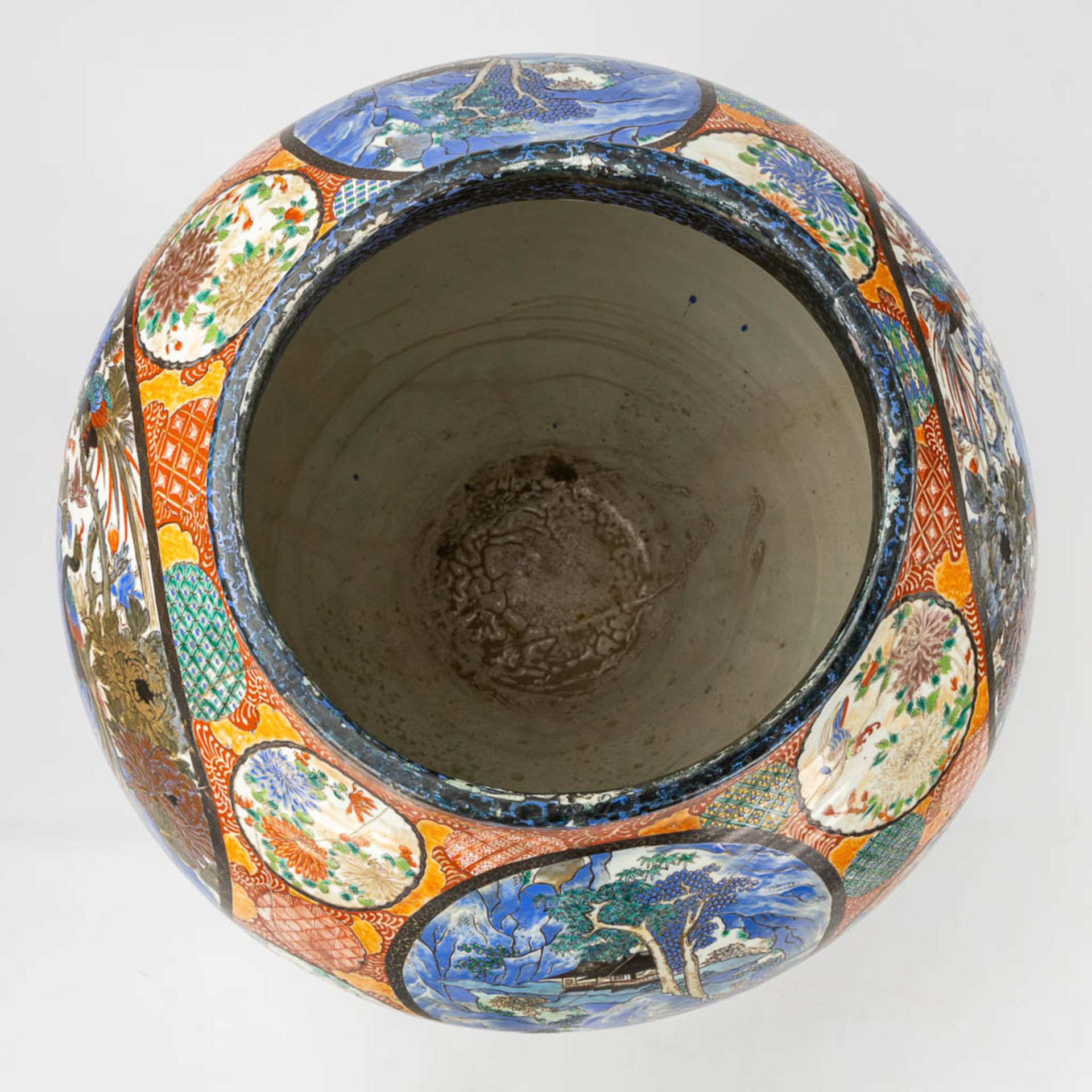 An exceptionally large Japanese Imari and Kutani style vase. 19th C. (W:63 x H:116 cm) - Image 16 of 22