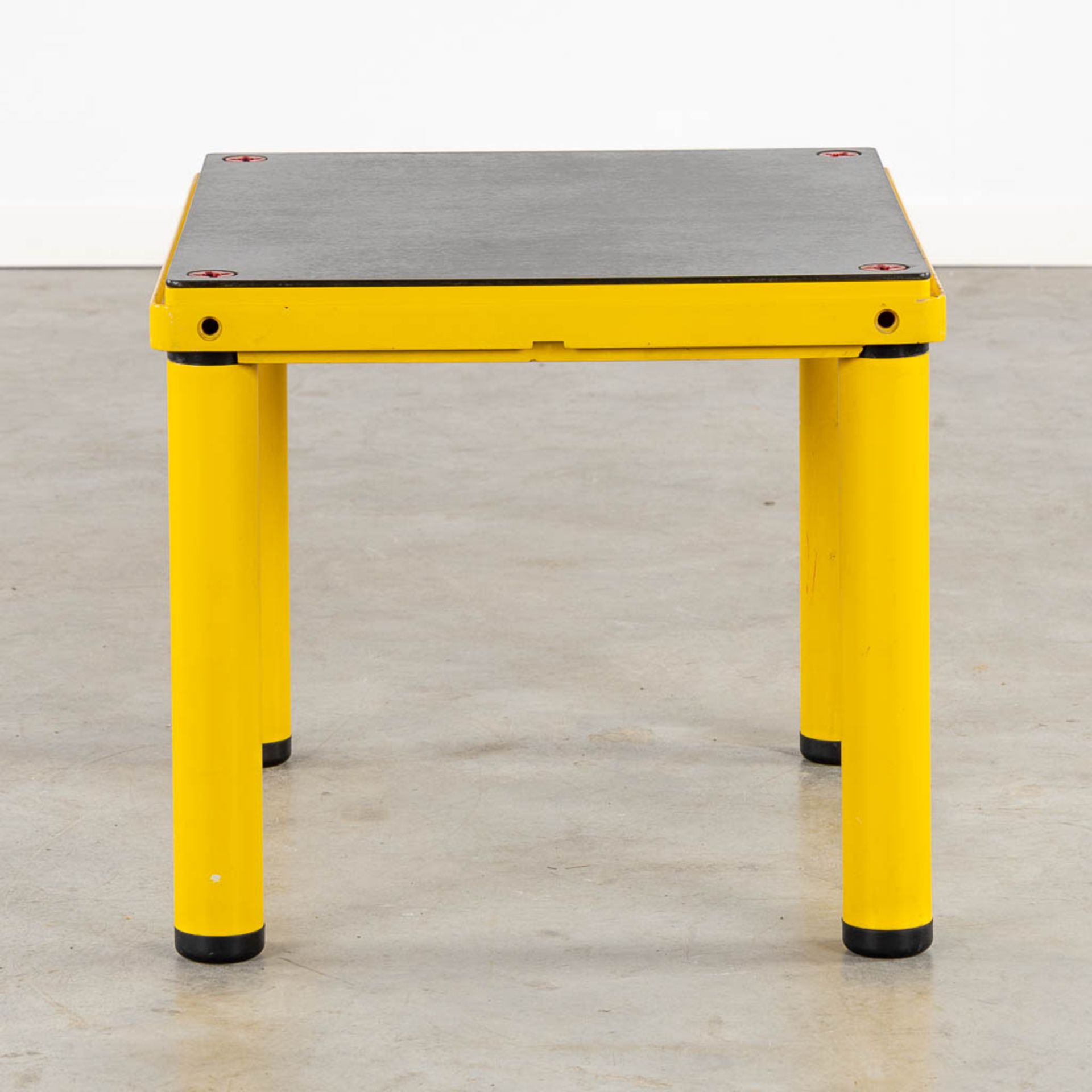 Kartell, a vintage table 'School System'. (L:52 x W:62 x H:46 cm) - Bild 4 aus 17