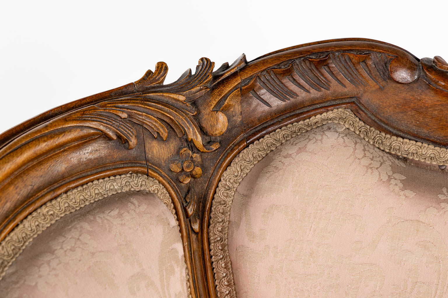An 8-piece salon suite, sculptured wood in Louis XV style. Circa 1900. (L:67 x W:135 x H:103 cm) - Image 11 of 33