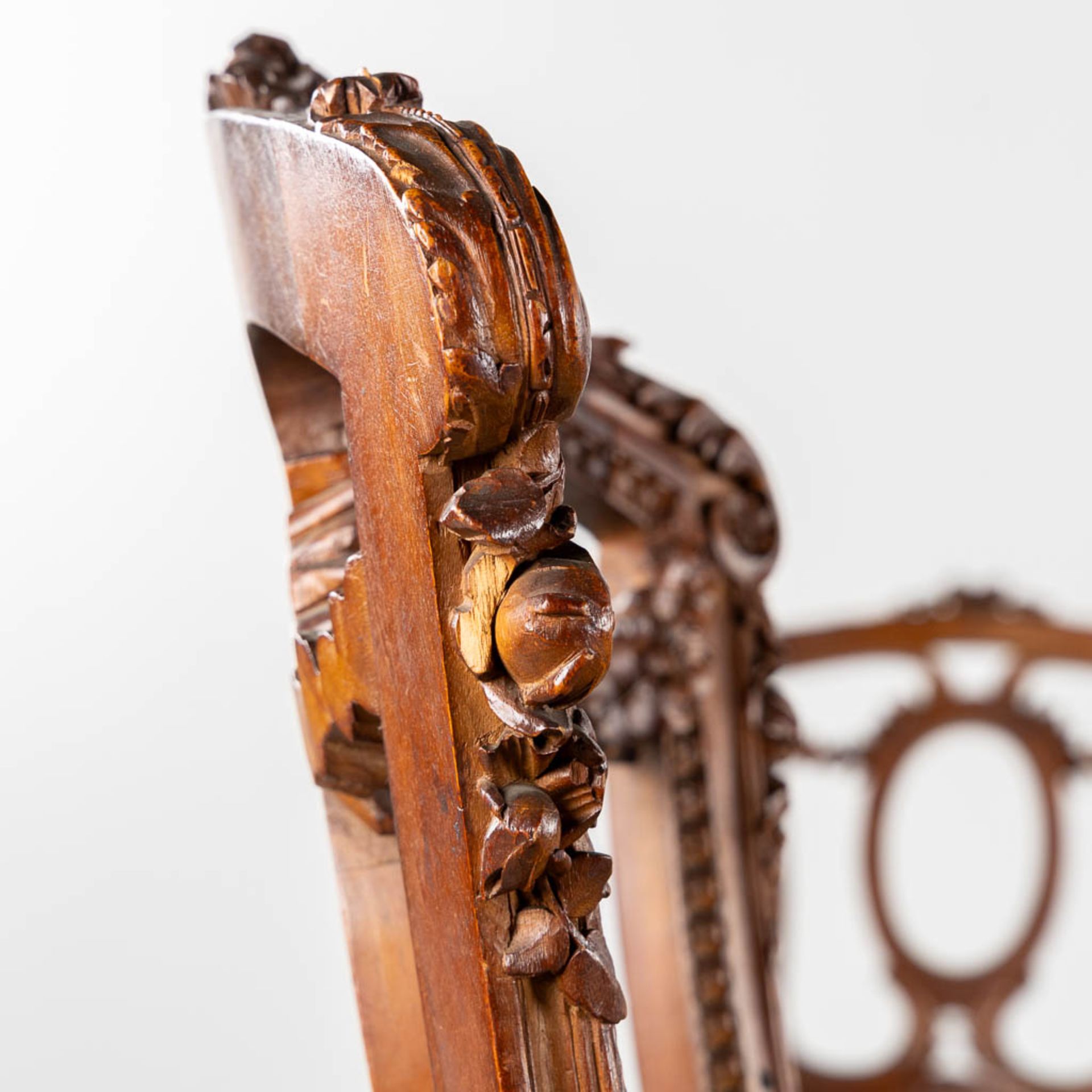 An exceptional set of 10 chairs, finely sculptured wood and embroideries in Louis XVI style. (L:51 x - Bild 7 aus 19