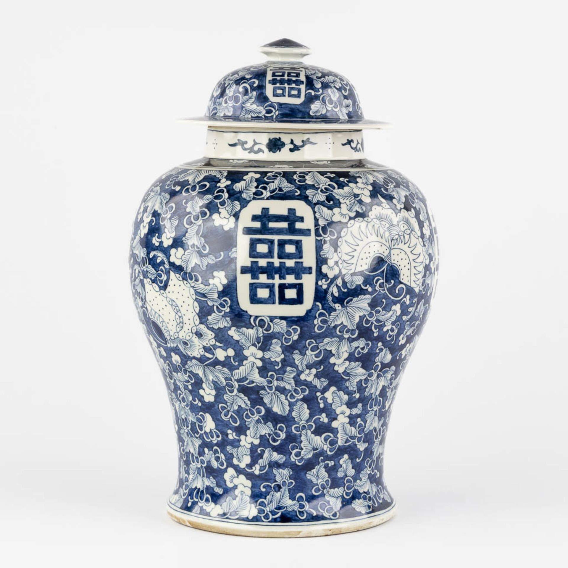 A Chinese baluster vase, blue-white with a Prunus decor and double XI sign. 19th/20th C. (H:42 x D:2 - Image 8 of 17