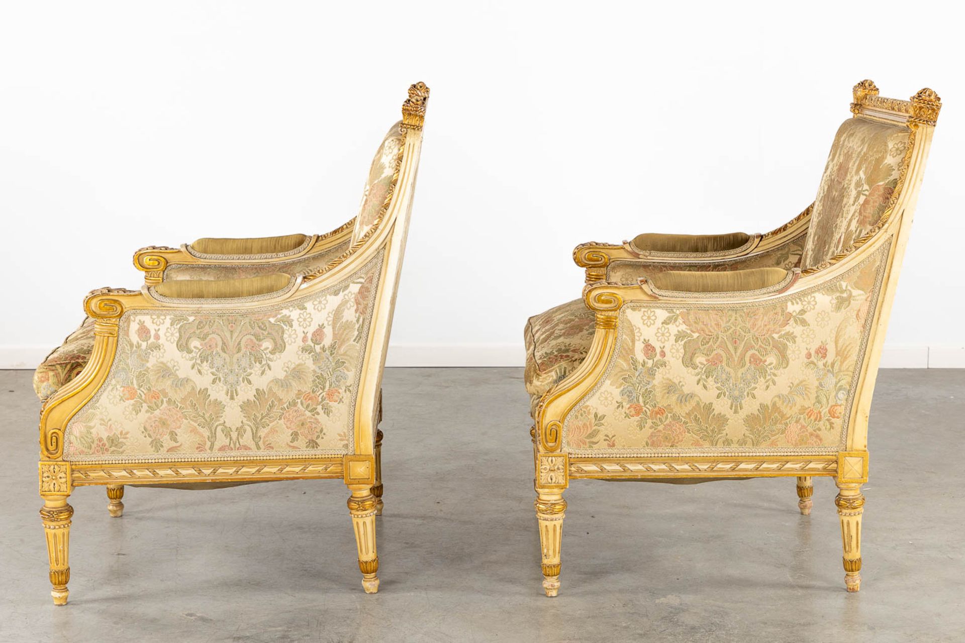 A set of 4 armchairs, sculptured and gilt wood in Louis XVI style. Circa 1920. (L:70 x W:67 x H:95 c - Bild 5 aus 17