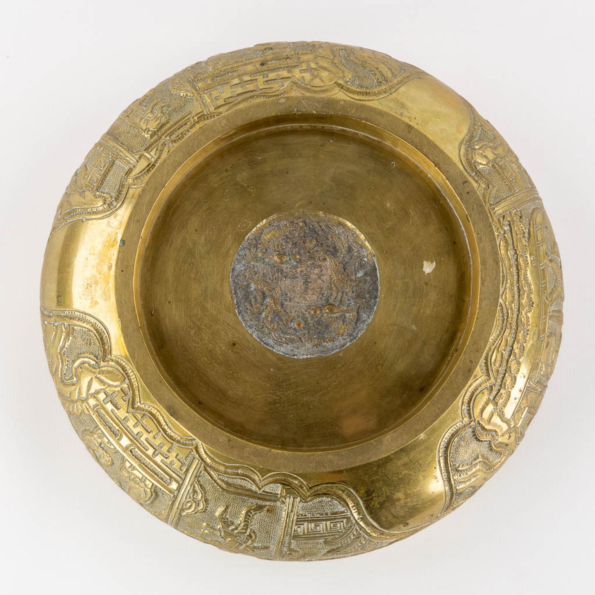 A Chinese bronze insence burner, standing on a wood base. (H:6,5 x D:22 cm) - Image 9 of 13