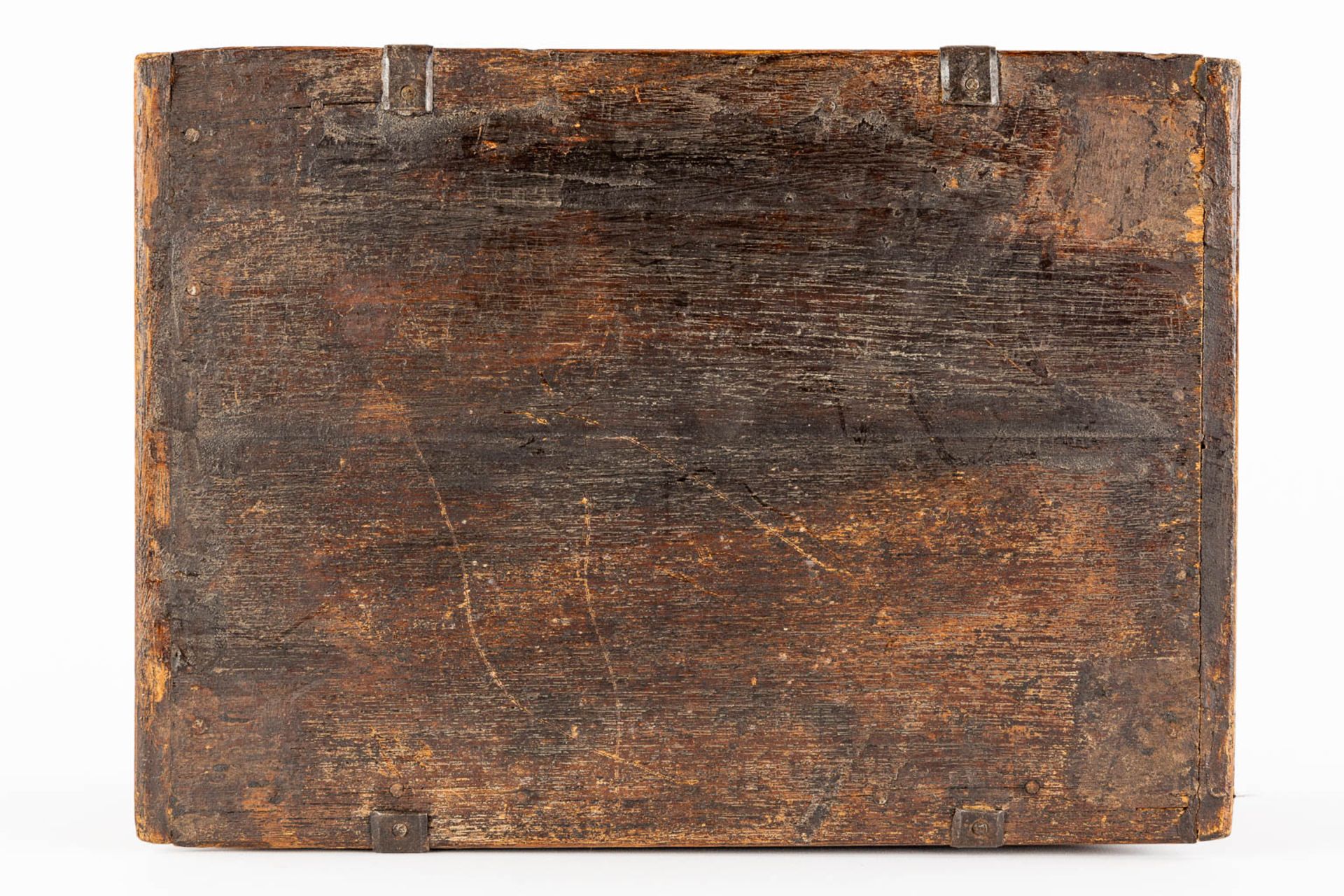 An antique money box or storage chest, oak and wrought iron, 19th C. (L:23 x W:31 x H:13 cm) - Bild 13 aus 13