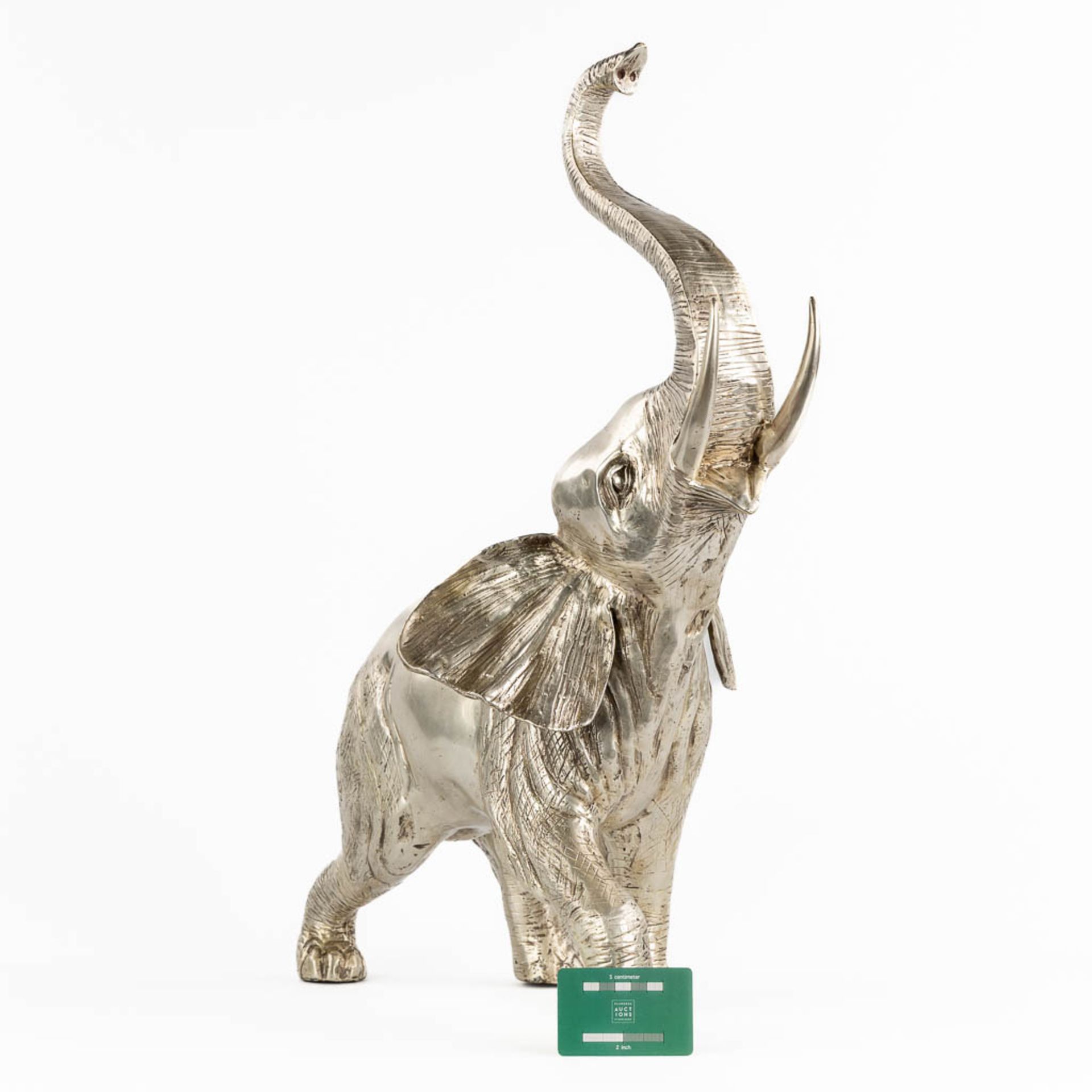 A large figurine of an elephant, silver-plated bronze. (L:28 x W:48 x H:64 cm) - Bild 2 aus 12