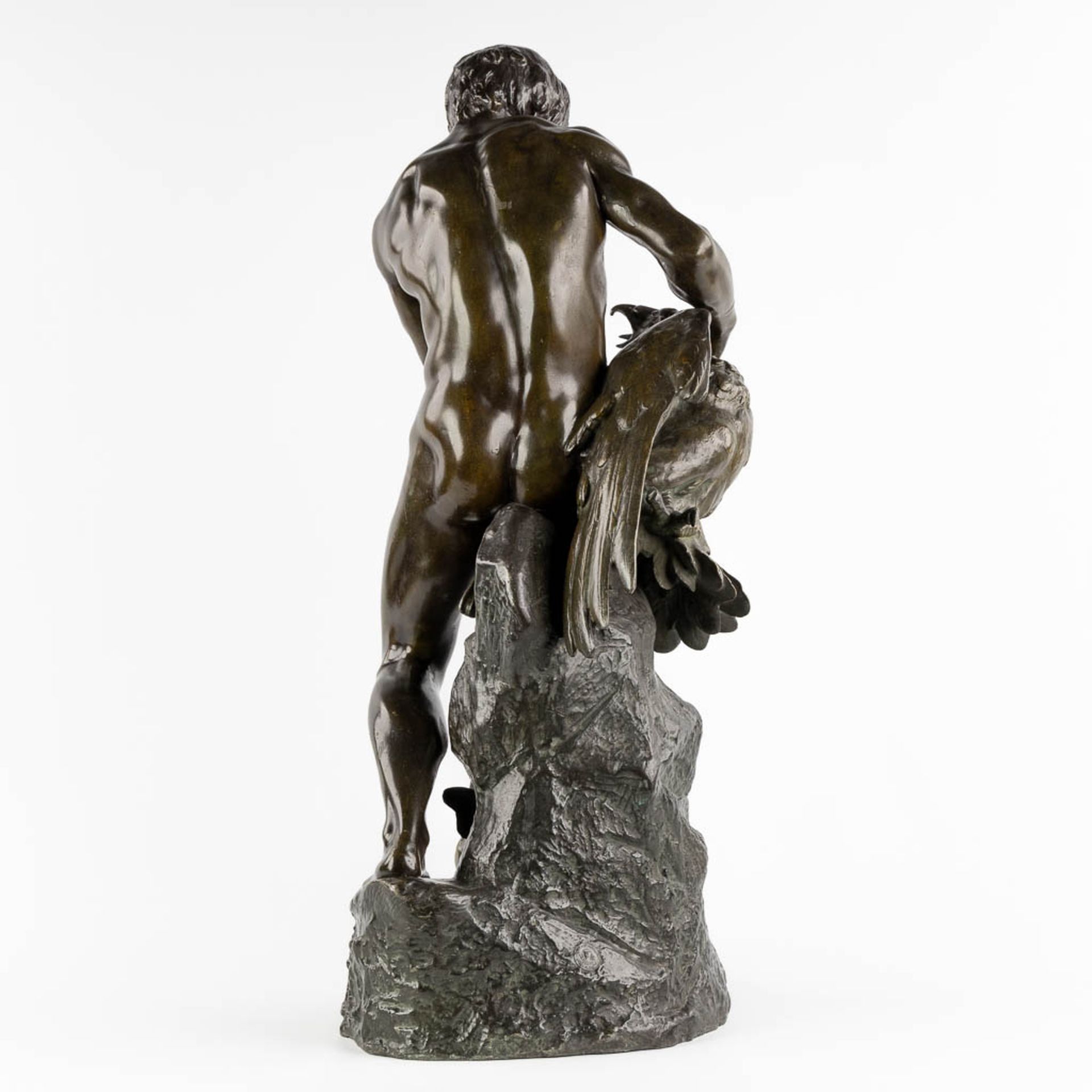 Anatole GUILLOT (1865-1911) 'Hunter with an eagle' patinated spelter. (L:38 x W:29 x H:78 cm) - Bild 4 aus 11