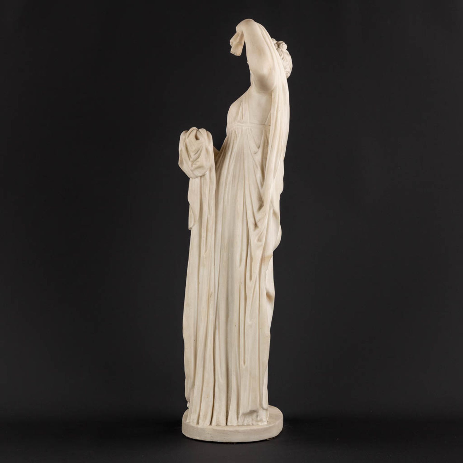 An antique sculpture 'Venus Callipyge', white Carrara marble. Neoclassical, 19th C. (L:16 x W:21 x H - Bild 5 aus 10