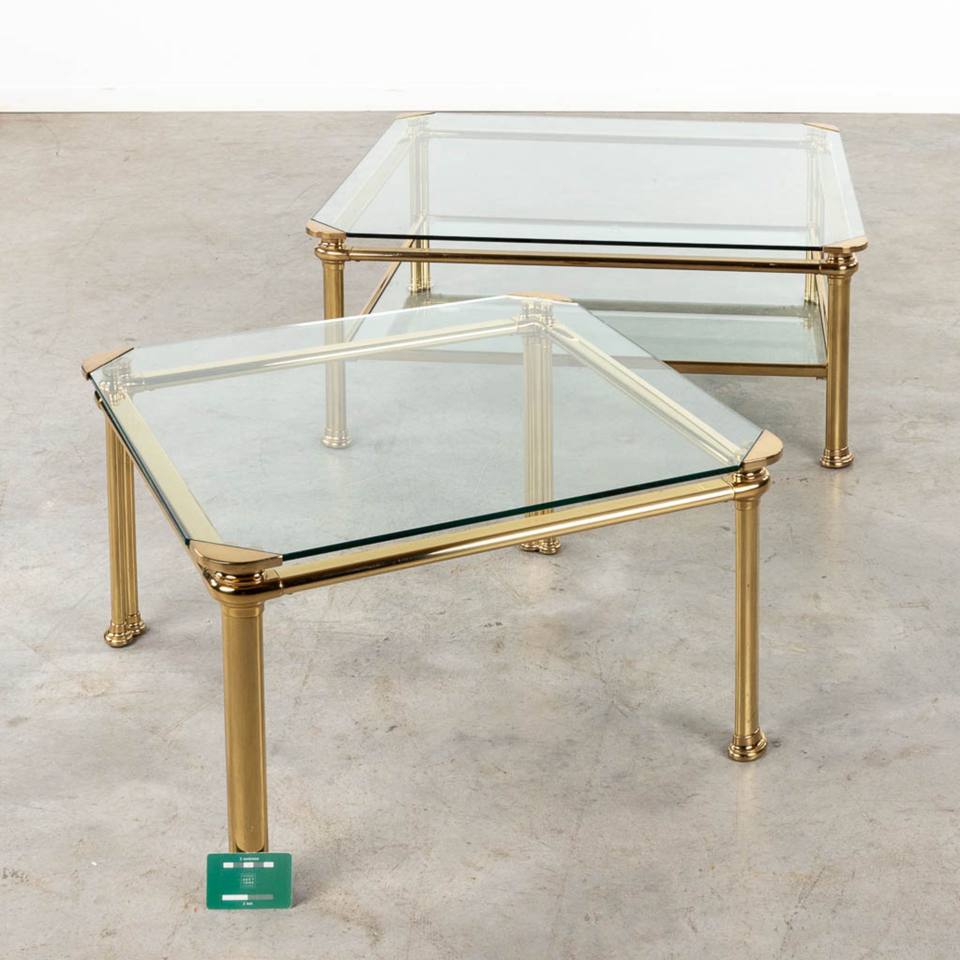 A large and small coffee table, brass and glass. Signed Mara. Circa 1980. (L:90 x W:90 x H:38 cm) - Bild 2 aus 6