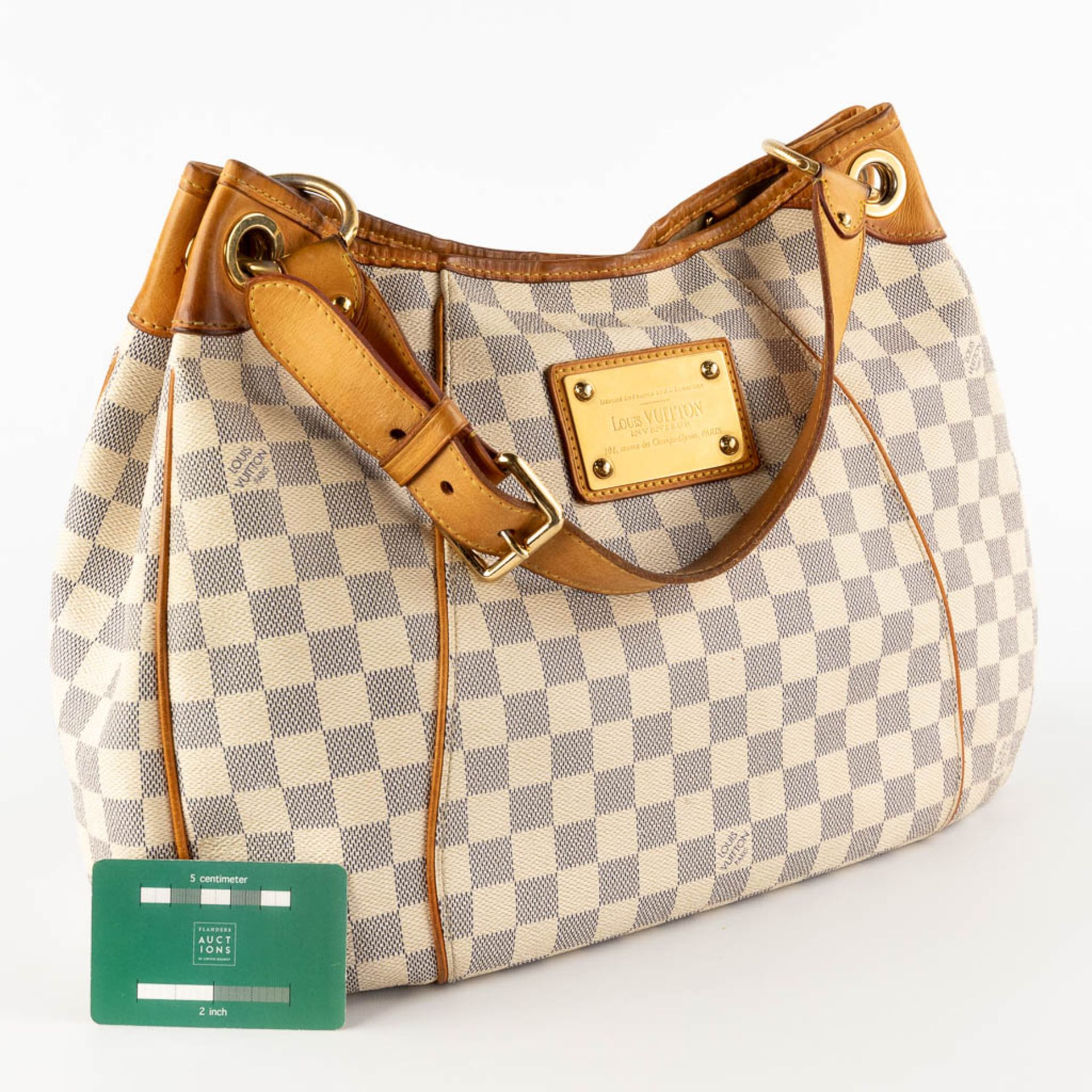 Louis Vuitton, Galleria, a handbag made of Damier Azur. (W:39 x H:30 cm) - Image 3 of 18