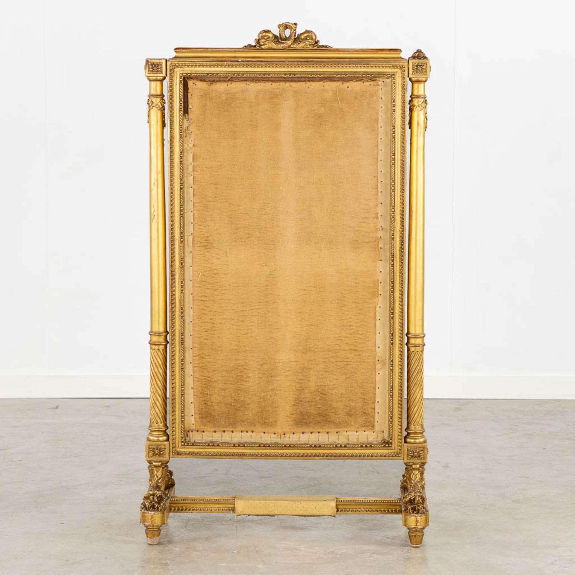 An antique fireplace screen, gilt wood in Louis XVI style. 19th C. (W:62 x H:113 cm) - Bild 3 aus 10