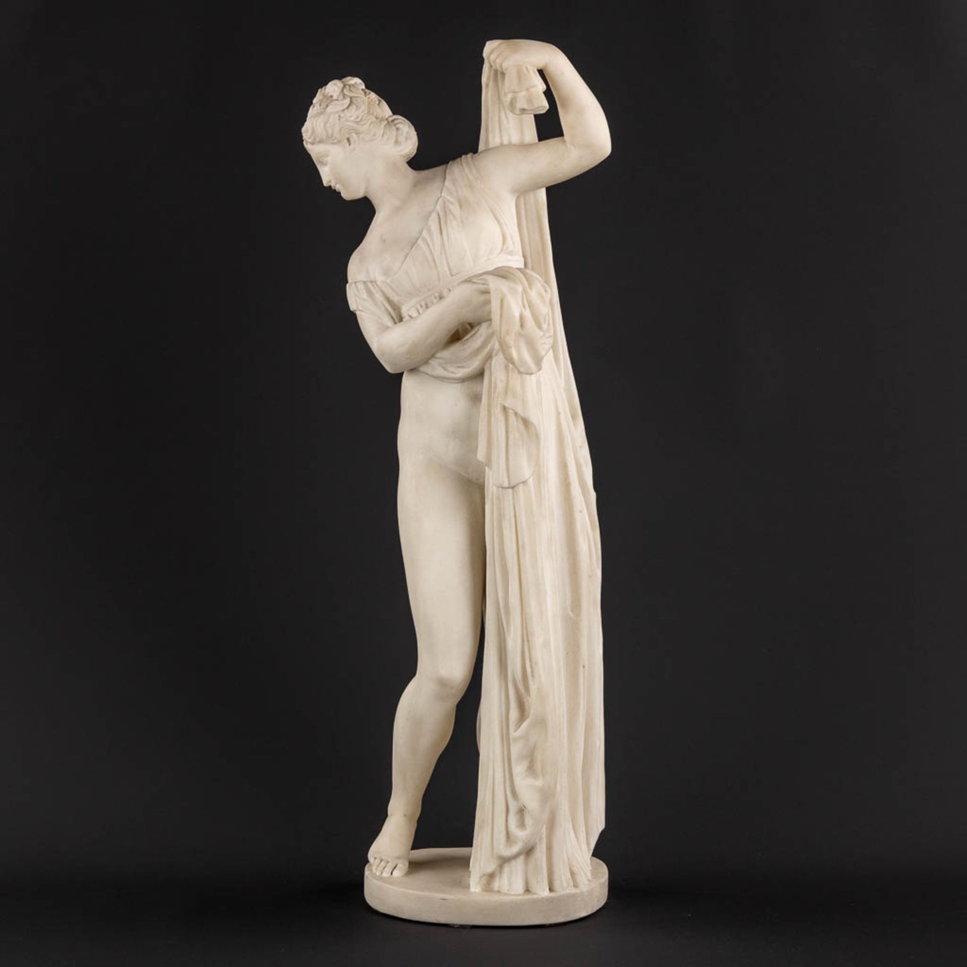 An antique sculpture 'Venus Callipyge', white Carrara marble. Neoclassical, 19th C. (L:16 x W:21 x H - Bild 6 aus 10