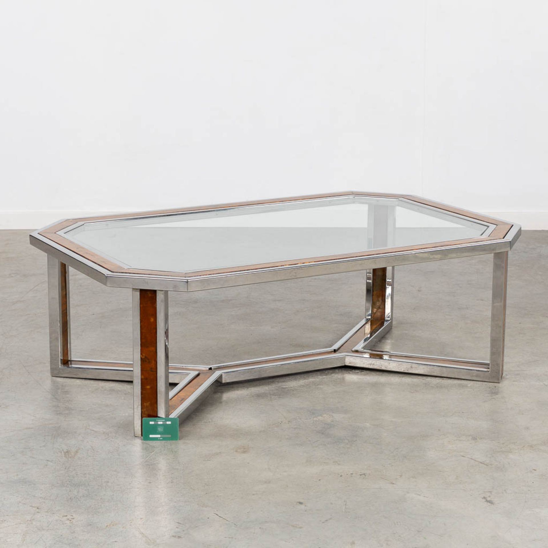 A coffee table, chrome with a faux wood inlay and a glass top. (L:80 x W:120 x H:40 cm) - Bild 2 aus 10