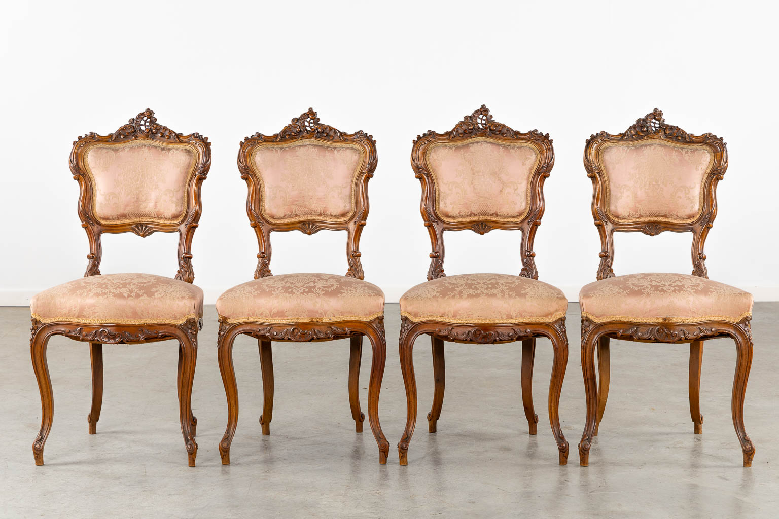 An 8-piece salon suite, sculptured wood in Louis XV style. Circa 1900. (L:67 x W:135 x H:103 cm) - Image 12 of 33