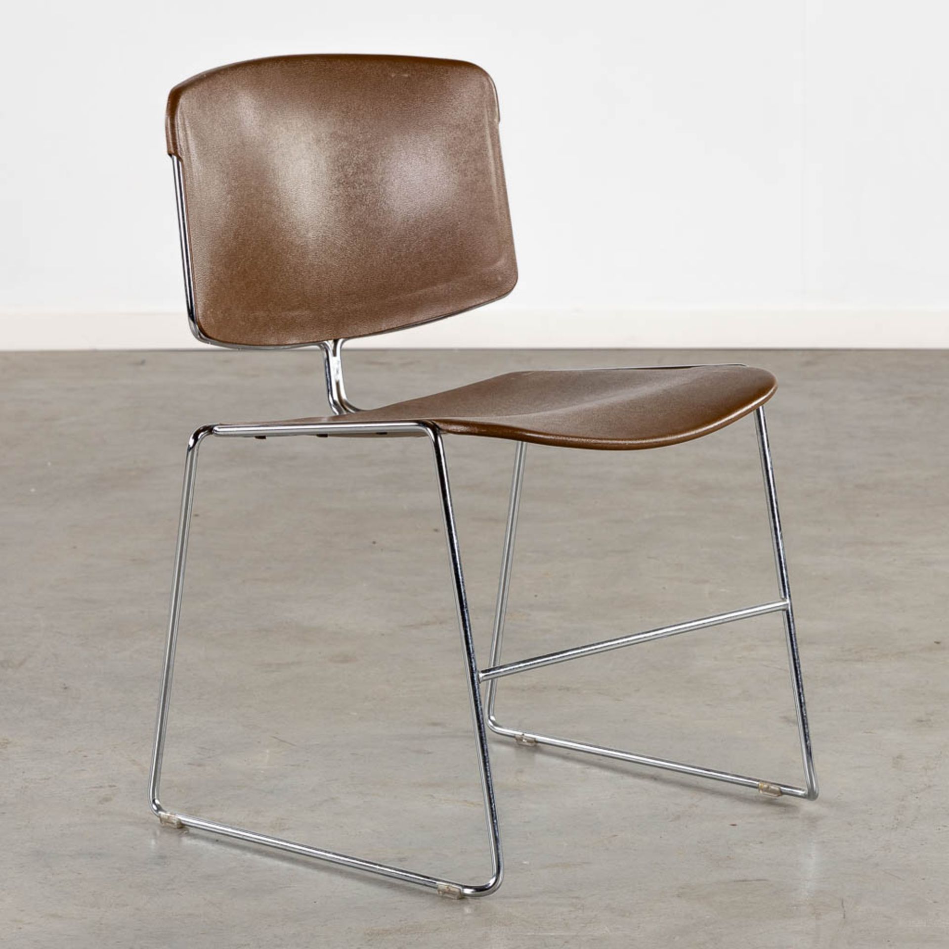 A set of 4 mid-century chairs 'Steelcase Max Stacker' chairs. (L:52 x W:50 x H:78 cm) - Bild 10 aus 14
