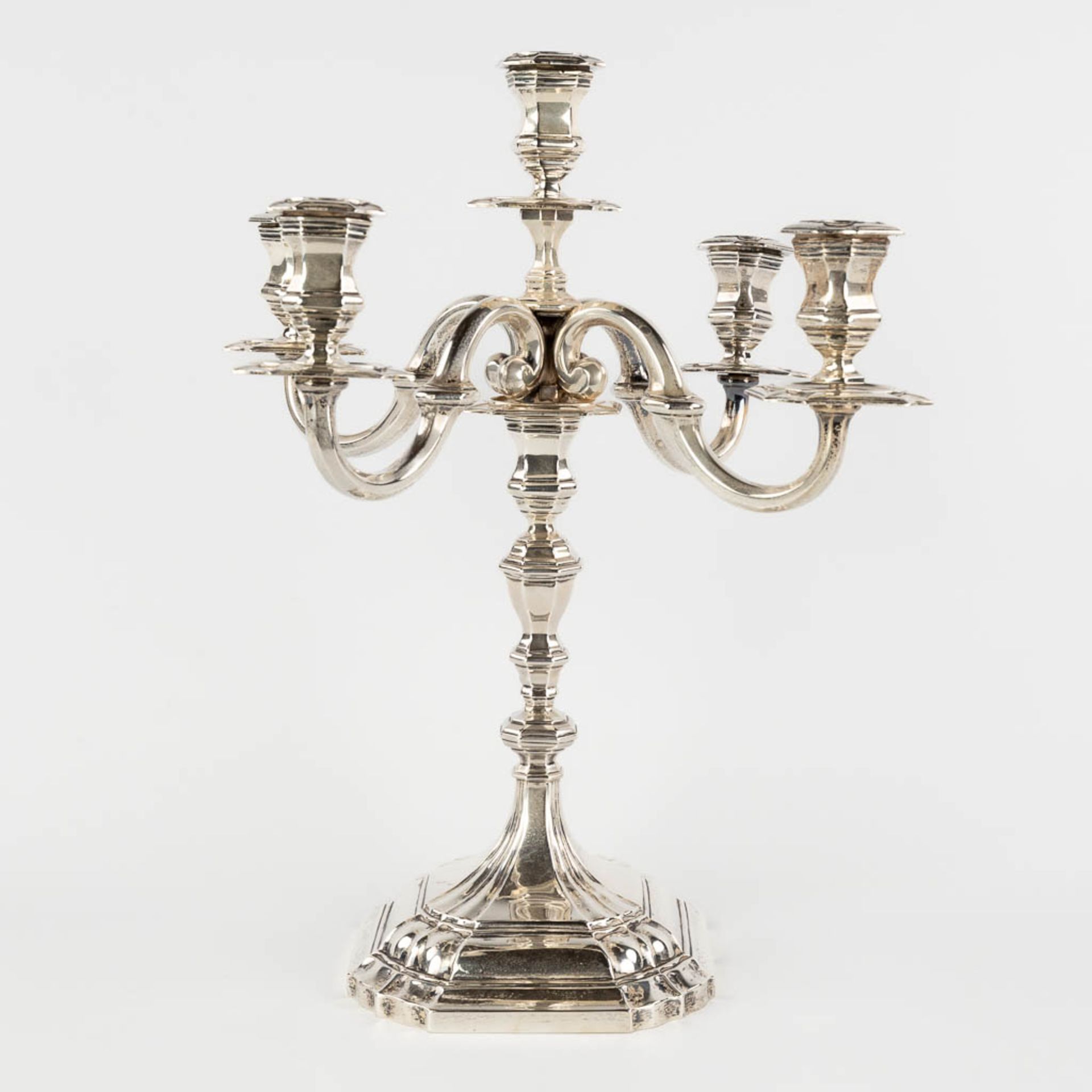 A silver 5 candle candelabra, 950M. Signed Lens Anvers. Belgium, 20th C. (L:23,5 x W:23,5 x H:33 cm) - Image 6 of 10