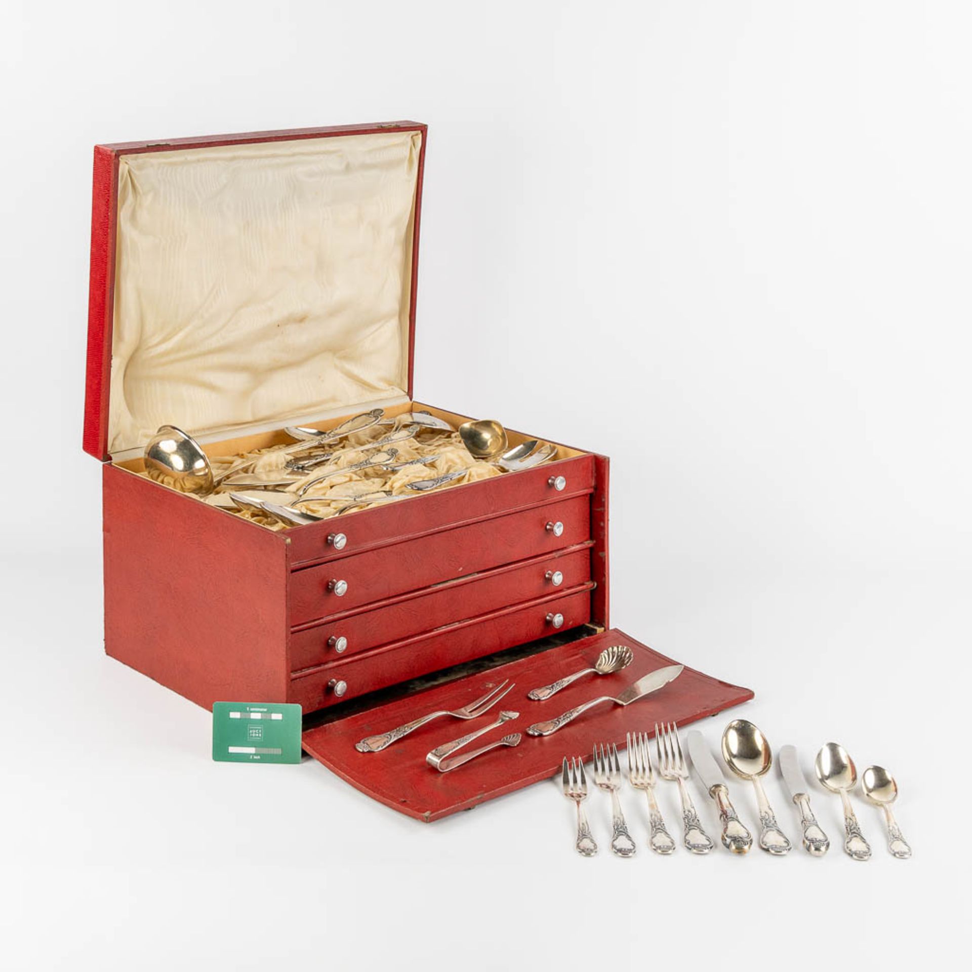 A 136-piece silver-plated cultlery in a chest with drawers. Alpaca, Silber 100. (L:34 x W:44 x H:26 - Bild 2 aus 14