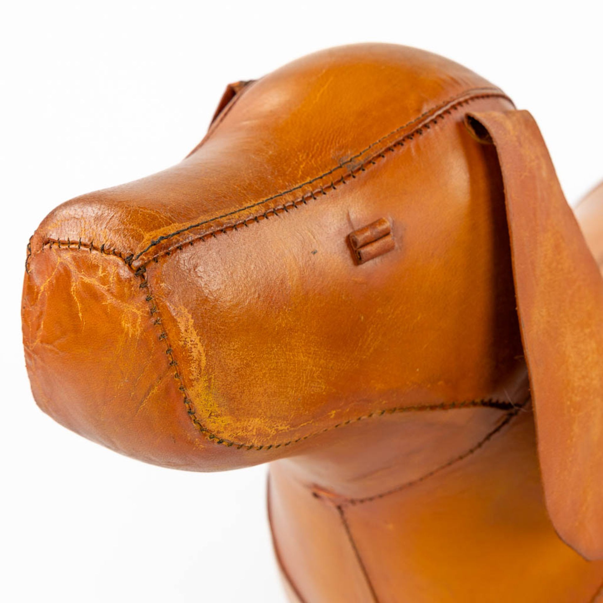 Two footstools, leather, Pig and Dog, in the style of Dimitri Omersa. (L:25 x W:70 x H:46 cm) - Bild 9 aus 20