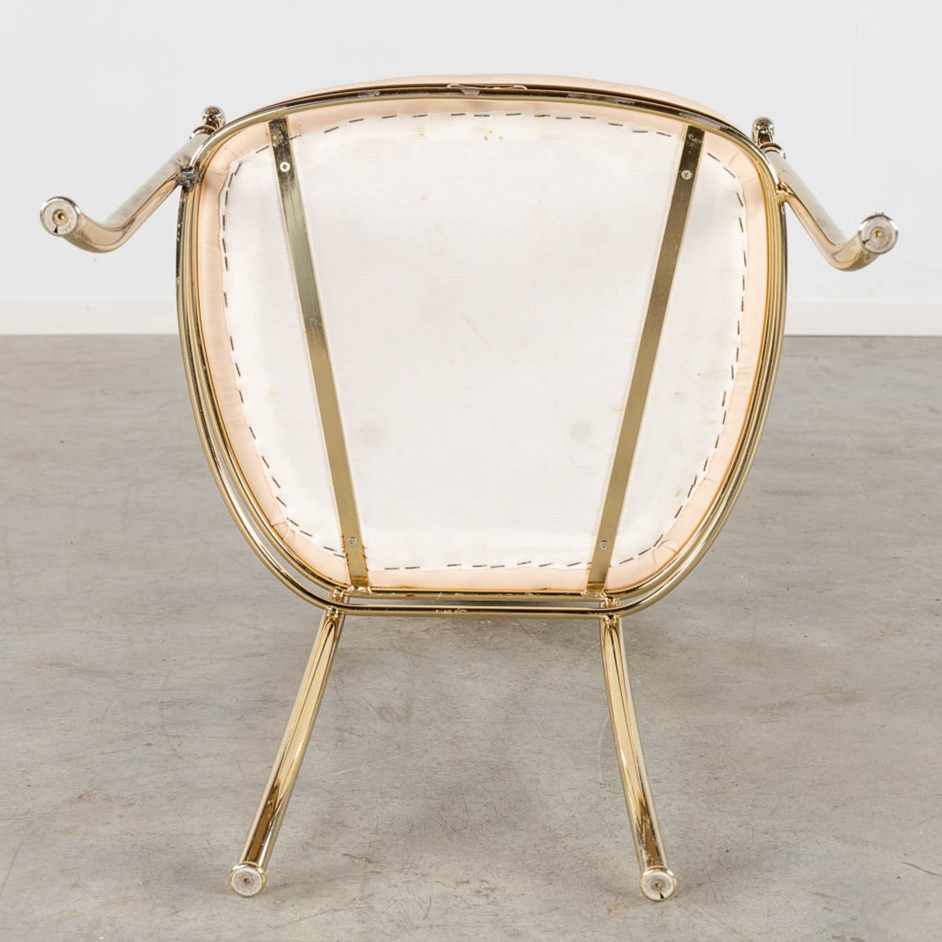 Manuel VIDAL GRAU (XX) 'Oval table and 6 chairs' resin, gilt metal and leather. (L:115 x W:200 x H:7 - Bild 14 aus 21